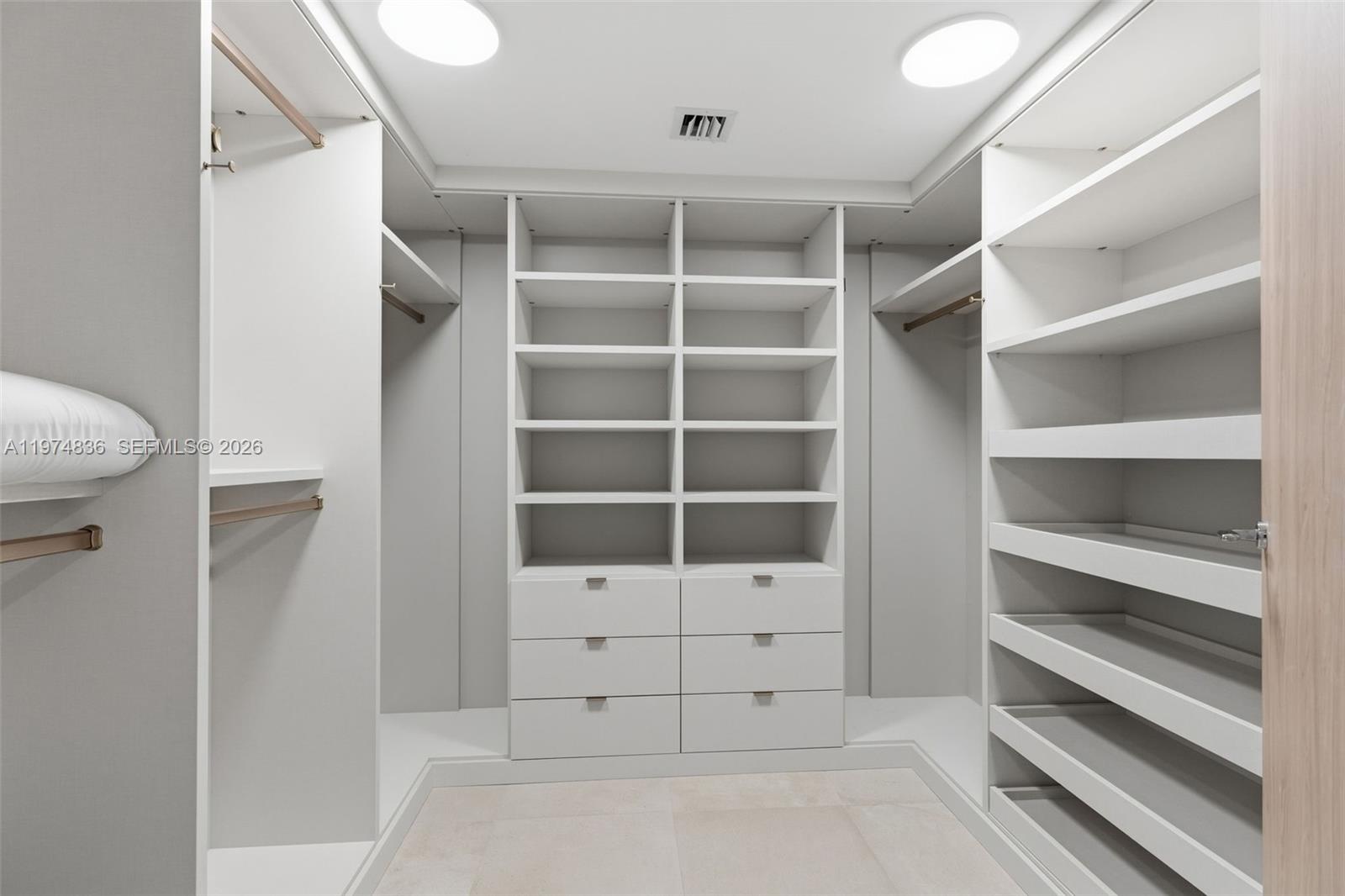 Onda Residences - Residential