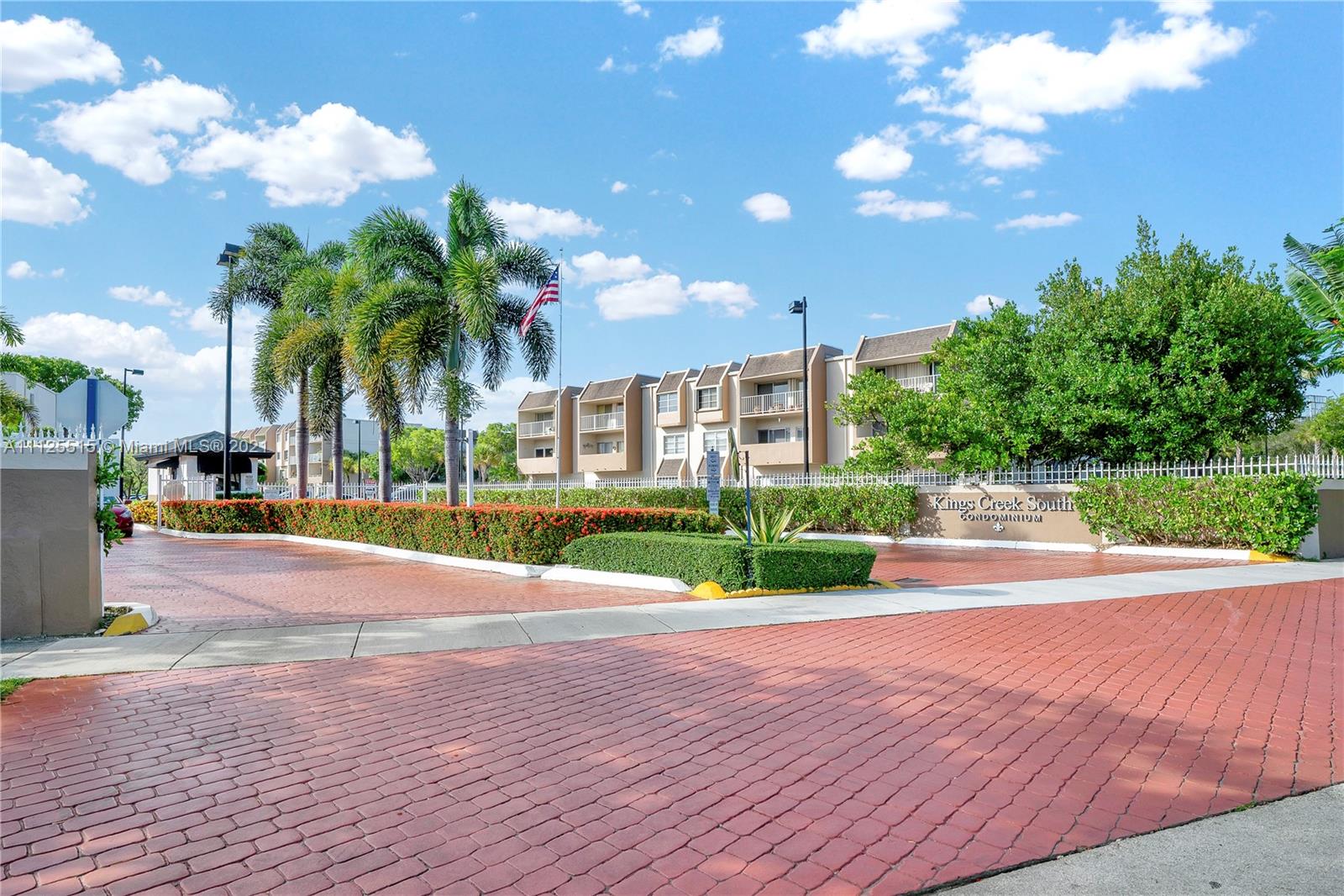 KINGS CREEK SO CONDO - Residential