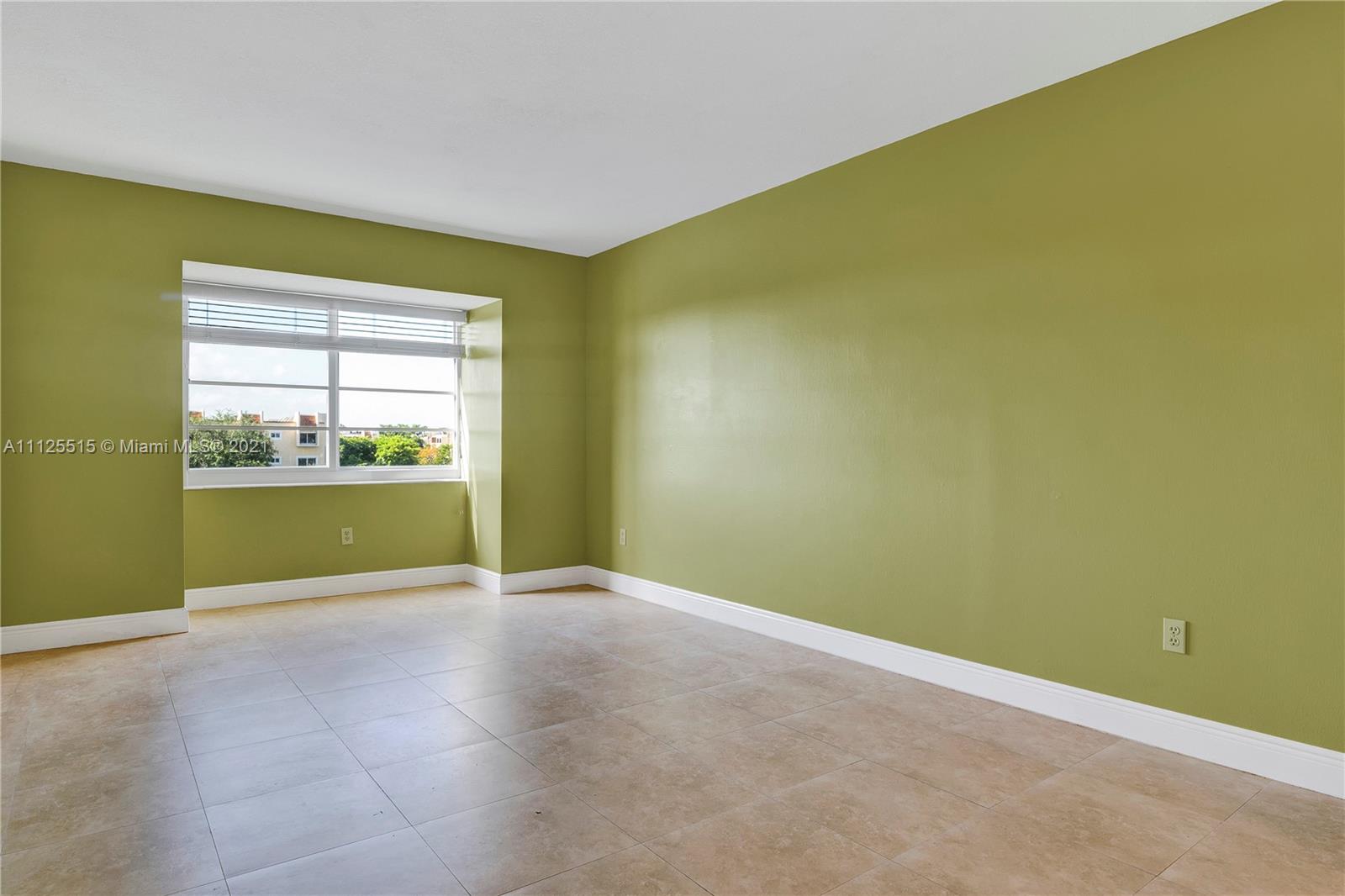 KINGS CREEK SO CONDO - Residential
