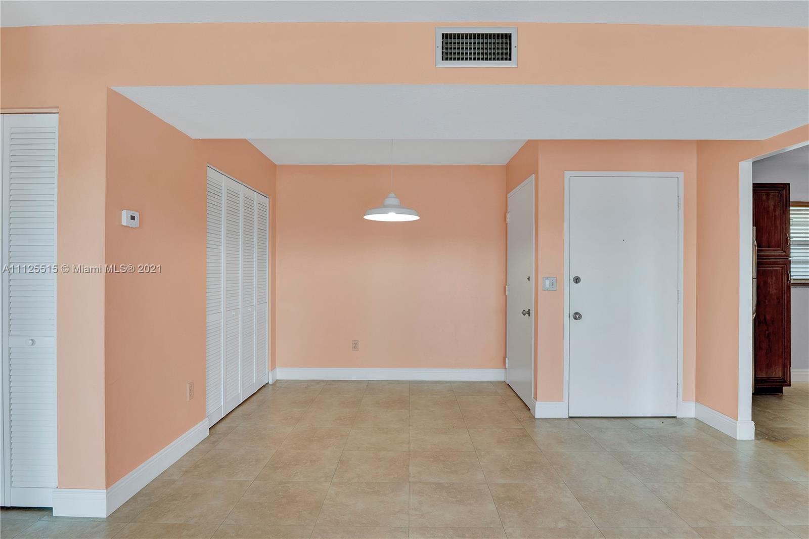 KINGS CREEK SO CONDO - Residential