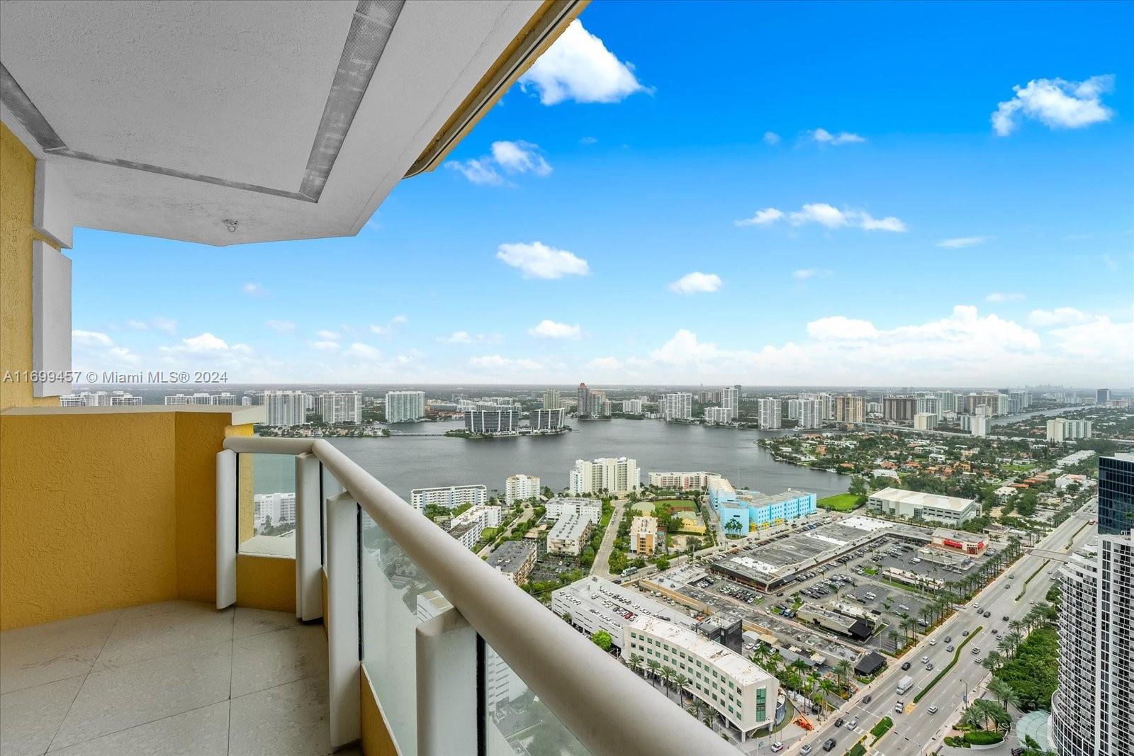 ACQUALINA OCEAN RESIDENCE - Residential