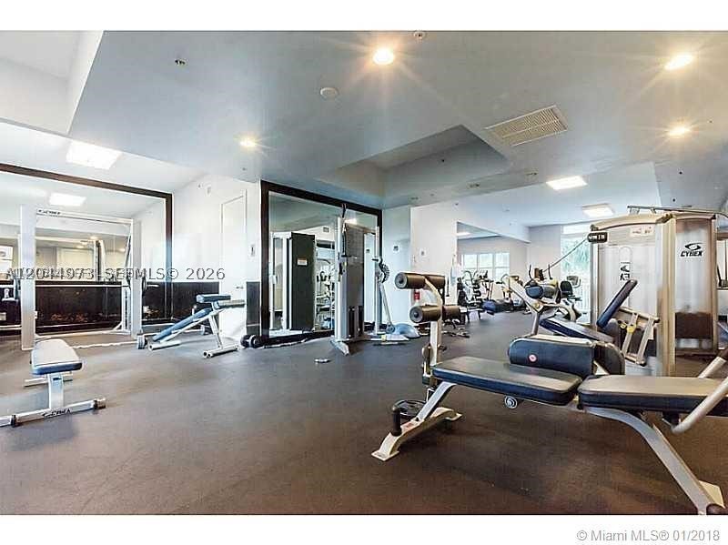 THE OAKS I CONDO - Residential Lease