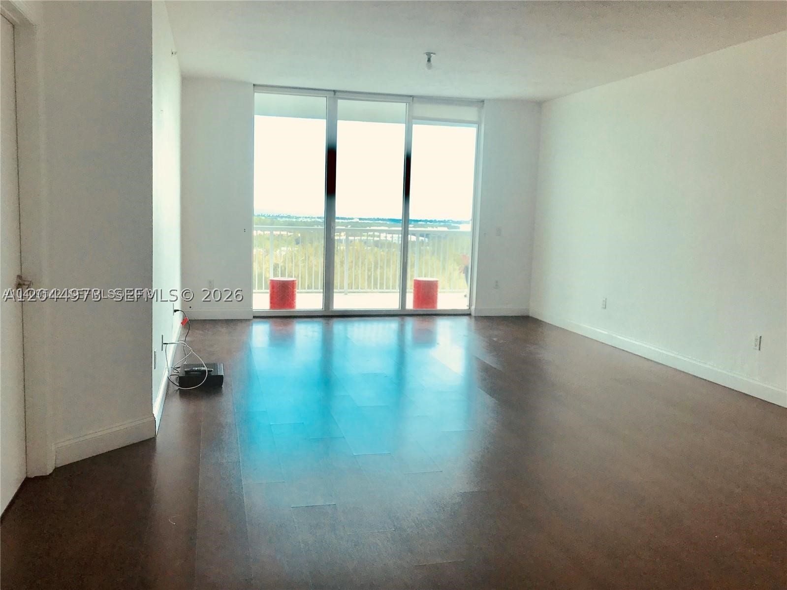 THE OAKS I CONDO - Residential Lease