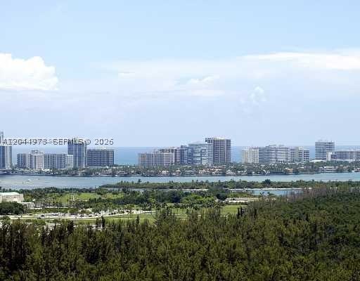 THE OAKS I CONDO - Residential Lease
