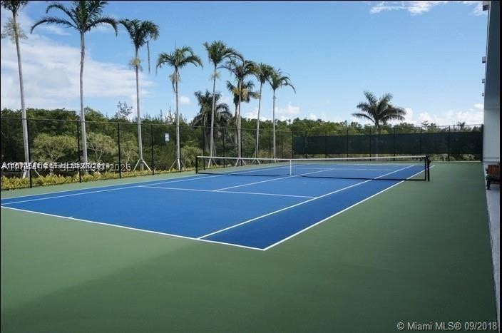 THE OAKS I CONDO - Residential Lease