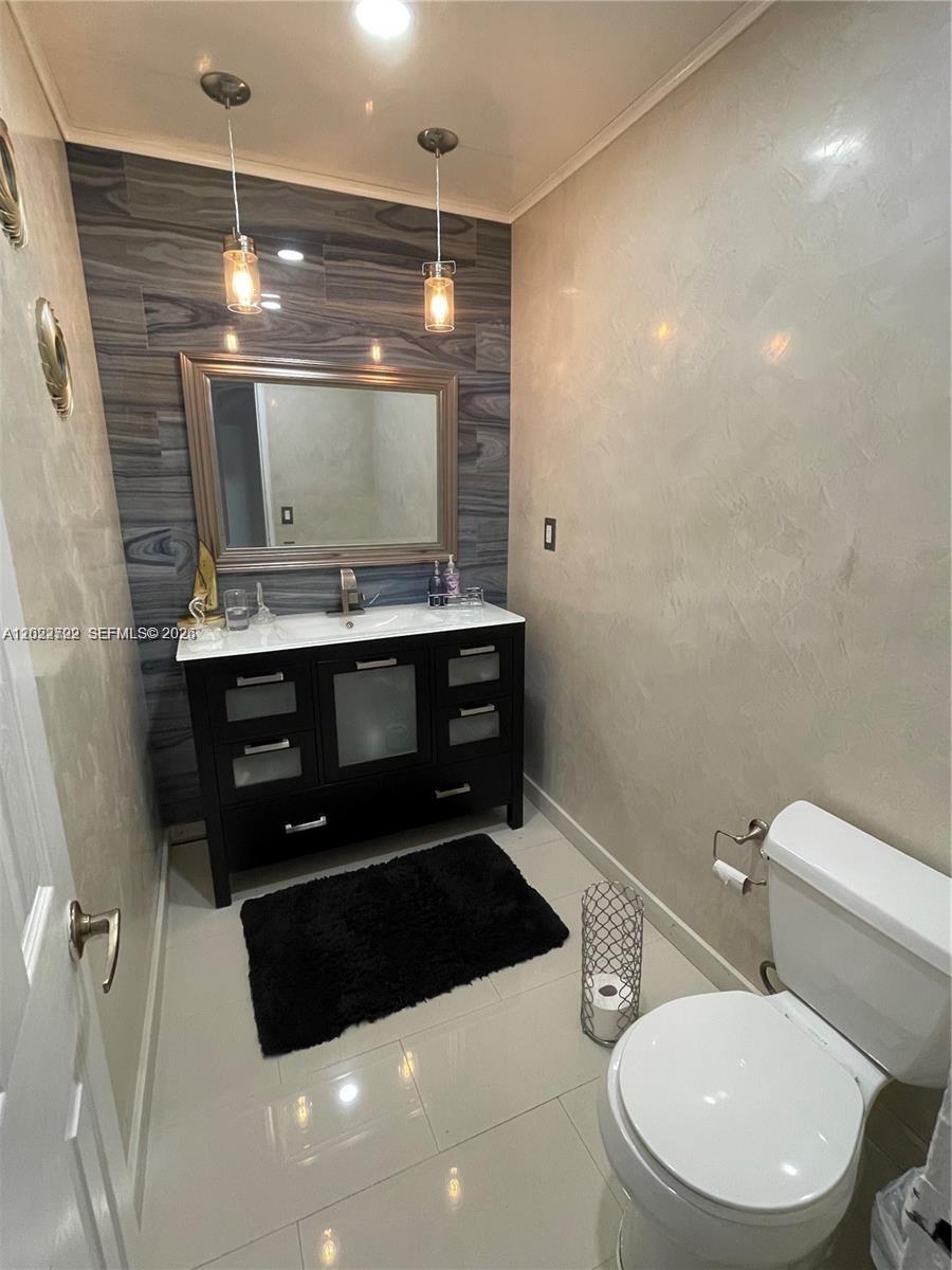 Located in the heart of Hollywood...minutes from 441 and Downton Hollywood.