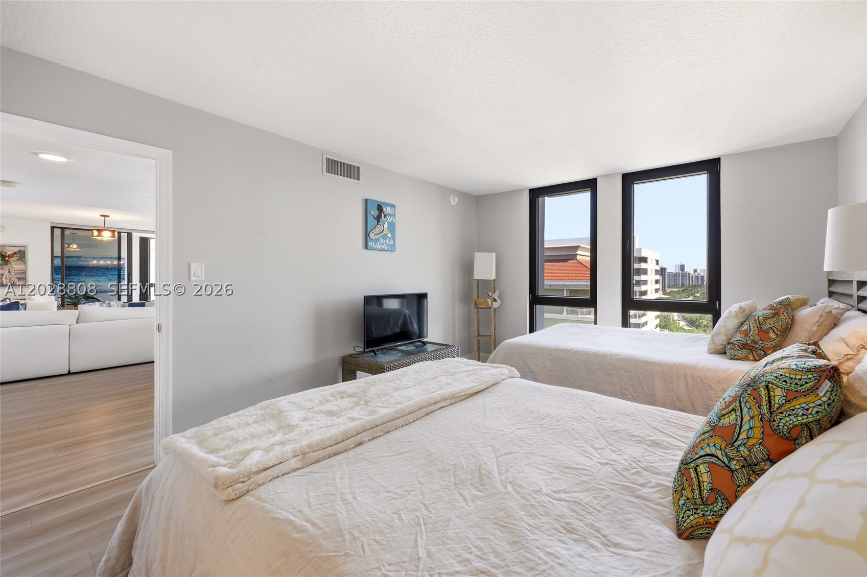 EASTPOINTE CONDO - Residential