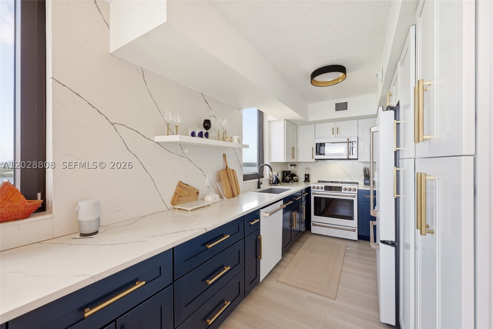 EASTPOINTE CONDO - Residential