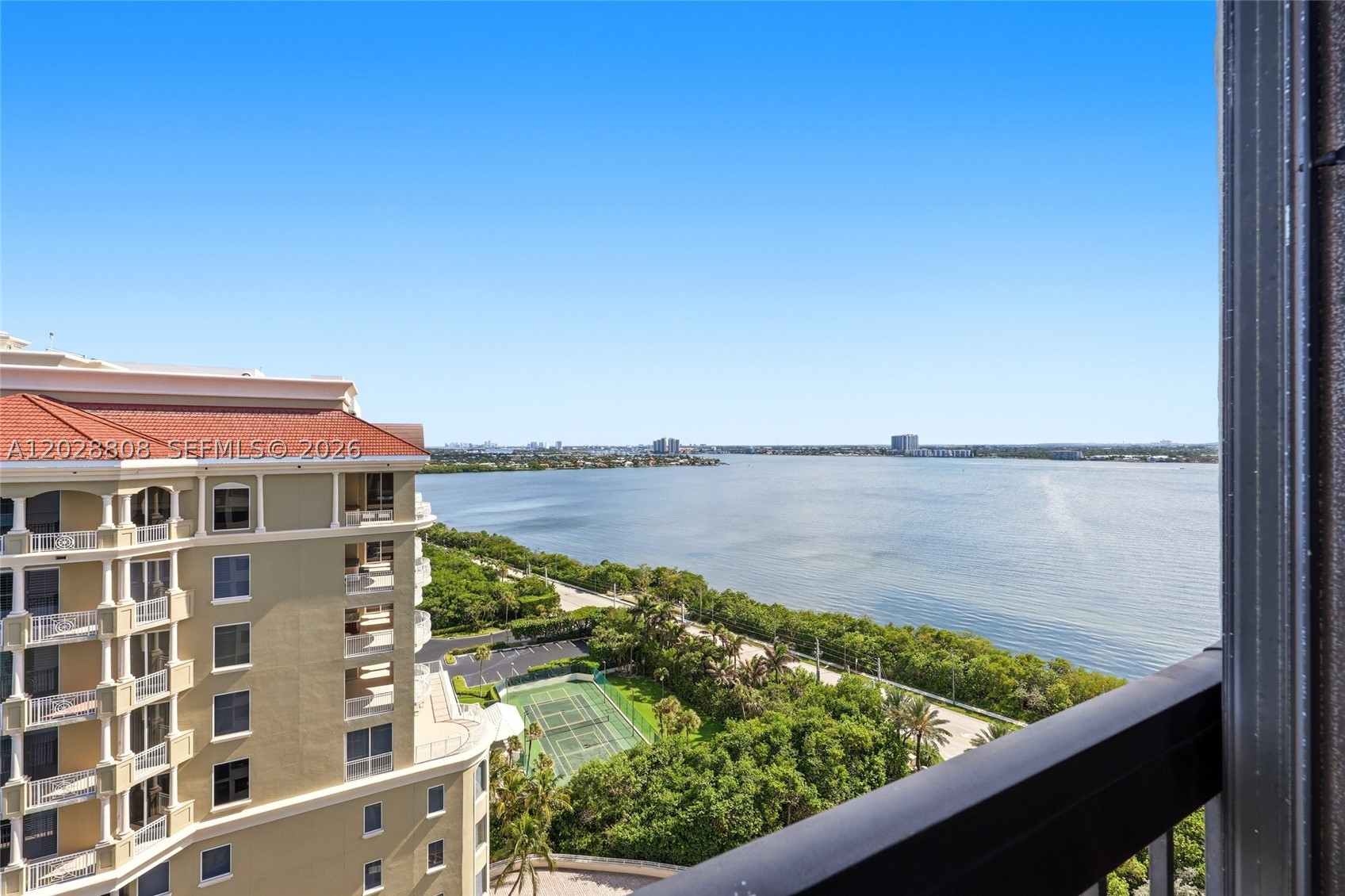 EASTPOINTE CONDO - Residential