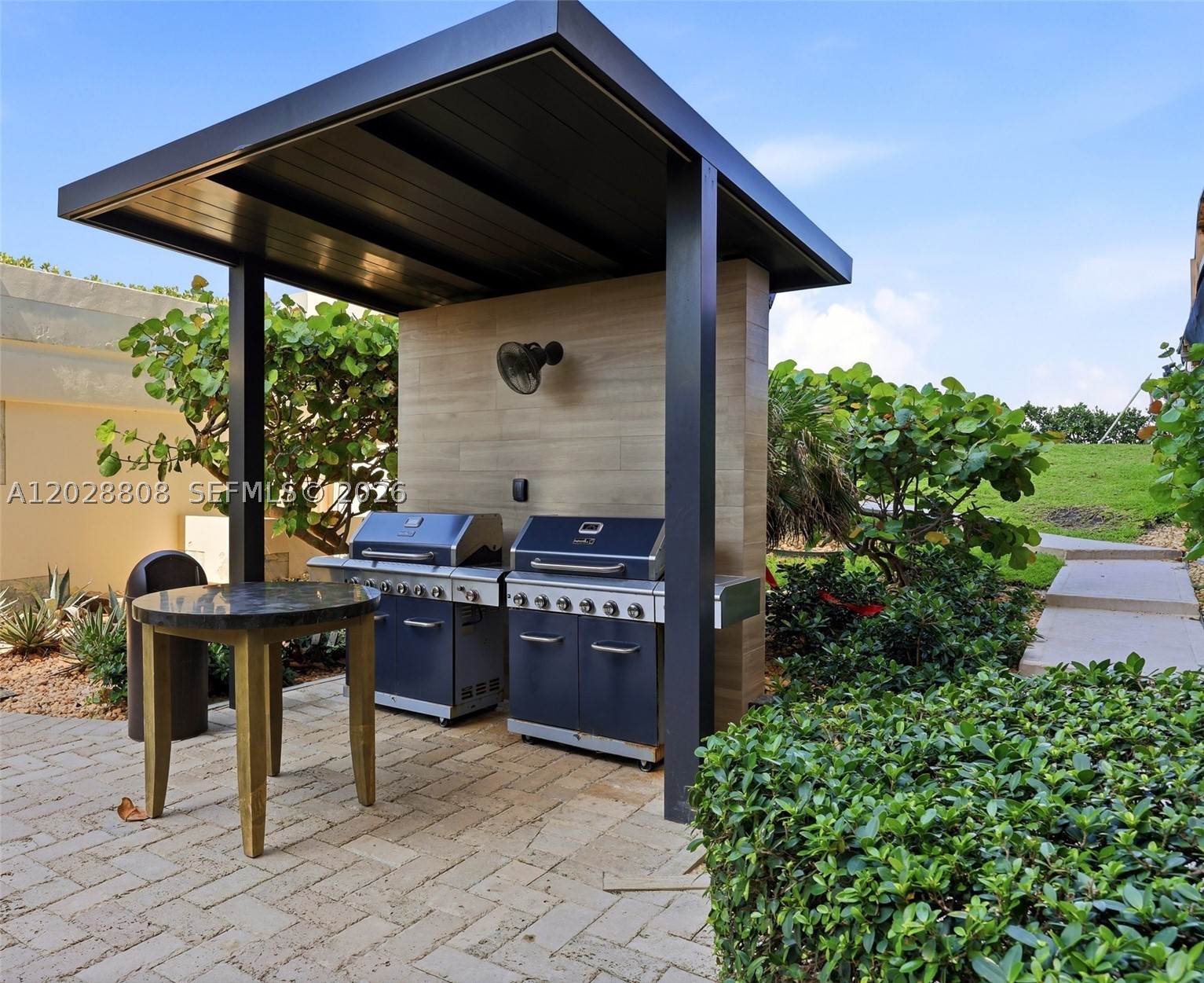 EASTPOINTE CONDO - Residential