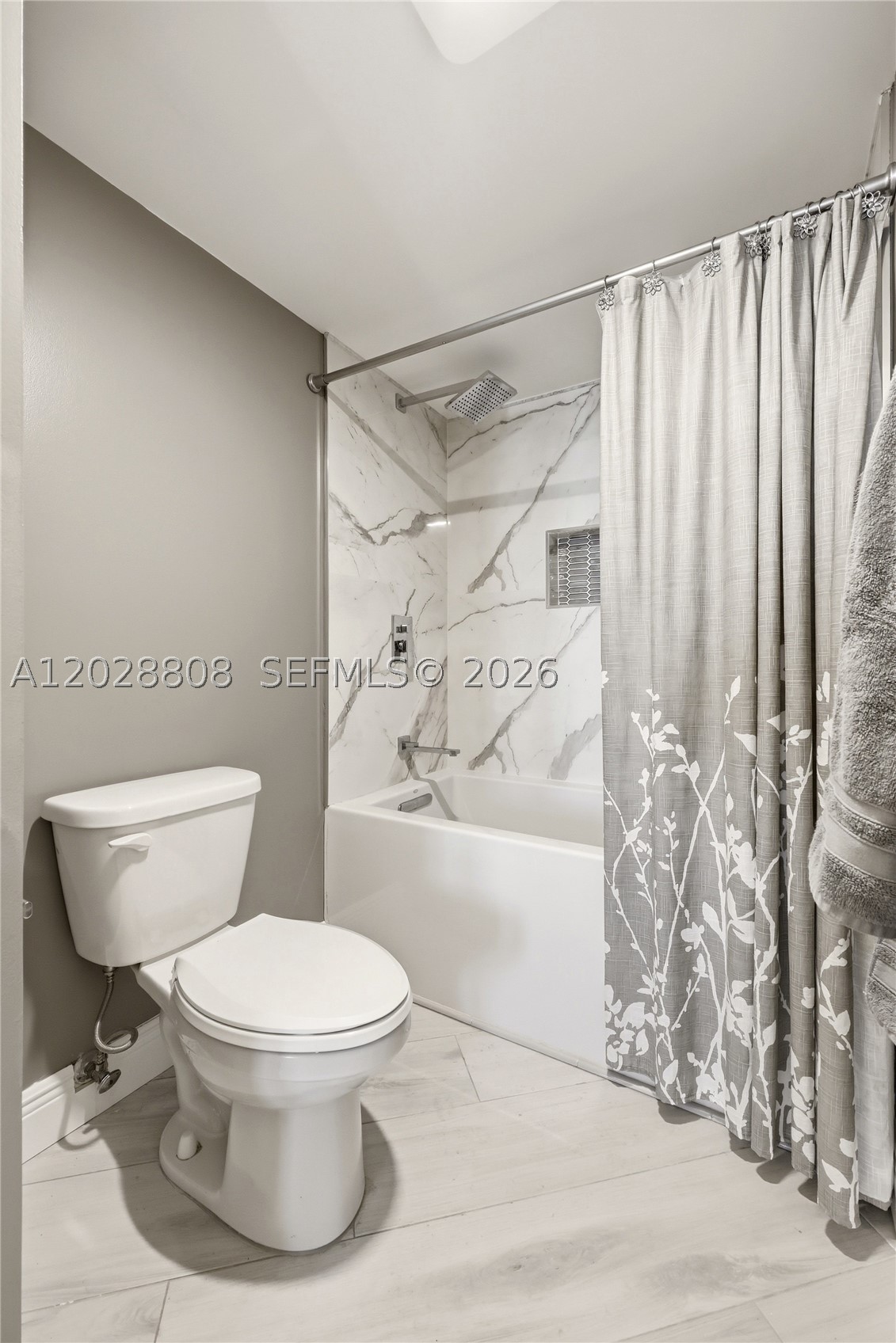 EASTPOINTE CONDO - Residential