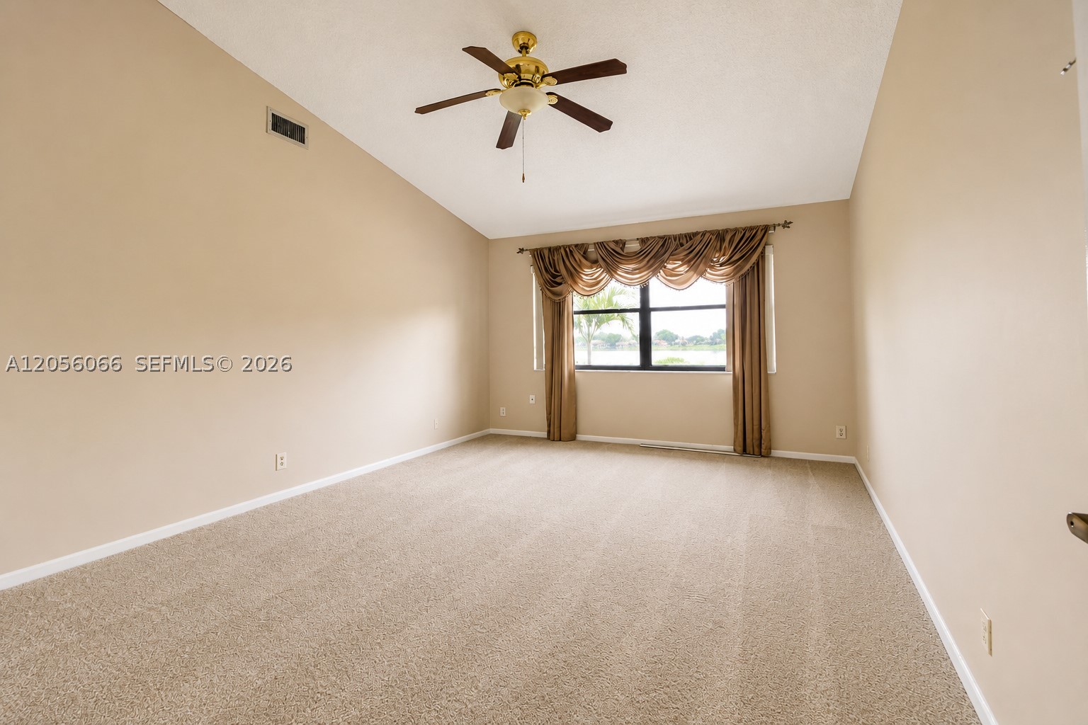 RIDGEVIEW LAKE ESTATES - Residential