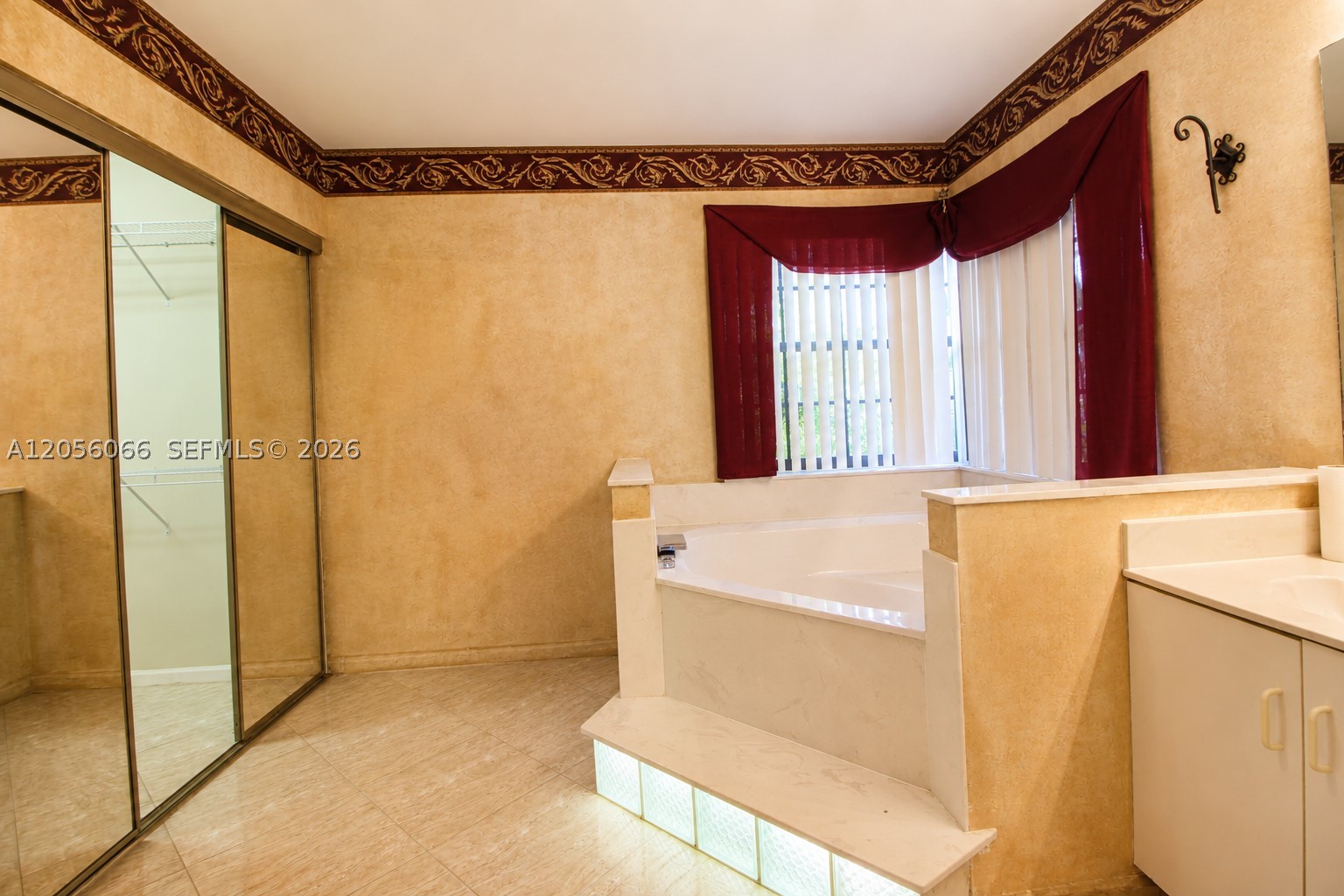 RIDGEVIEW LAKE ESTATES - Residential
