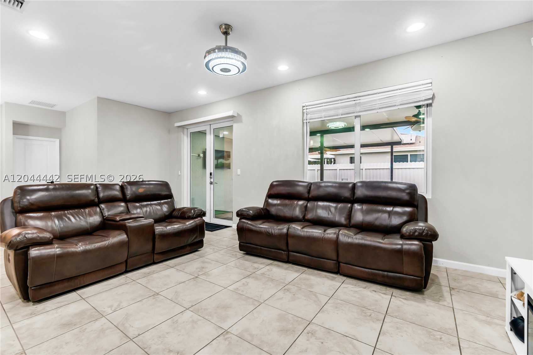 A H AT TURNPIKE SOUTH SEC - Residential