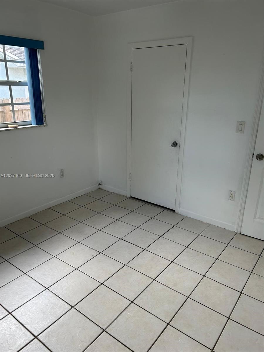 EVERGLADES SUGAR & LAND C - Residential Lease