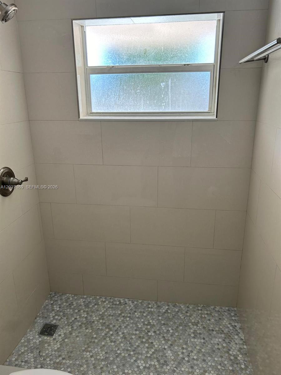 EVERGLADES SUGAR & LAND C - Residential Lease