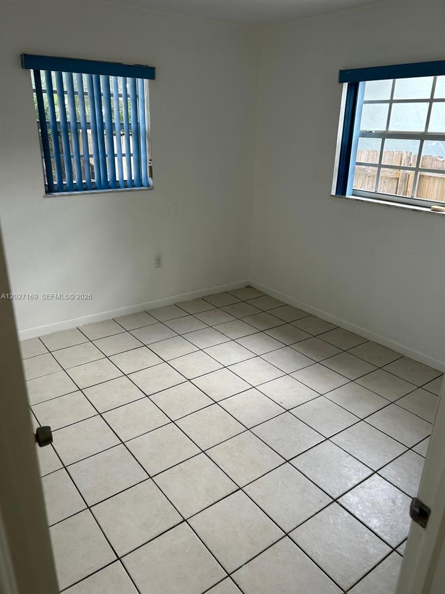 EVERGLADES SUGAR & LAND C - Residential Lease