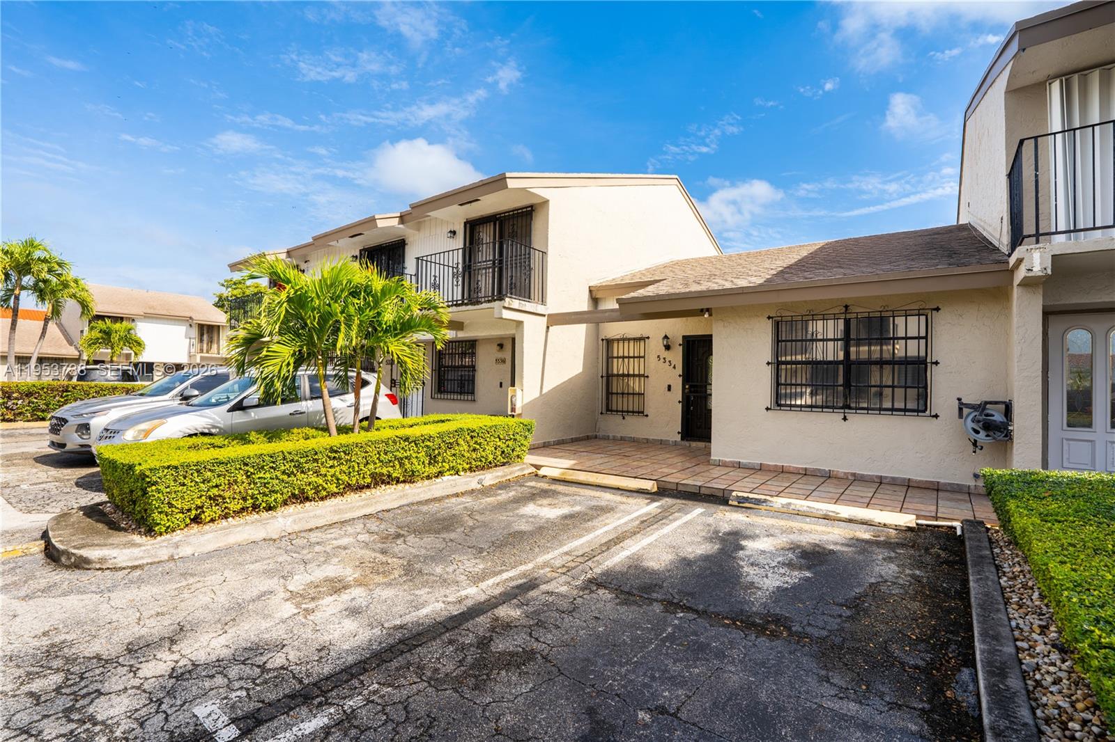 J R CONDO - Residential