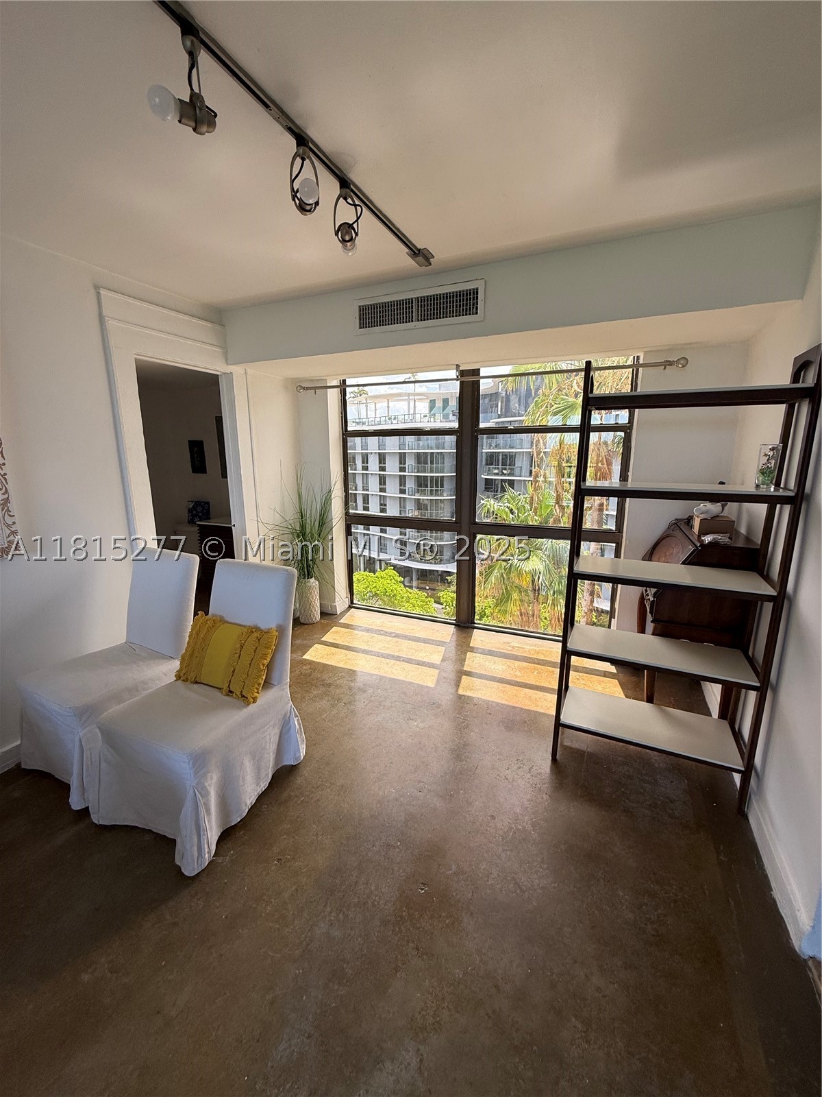 THE FLATS AT MORNINGSIDE - Residential