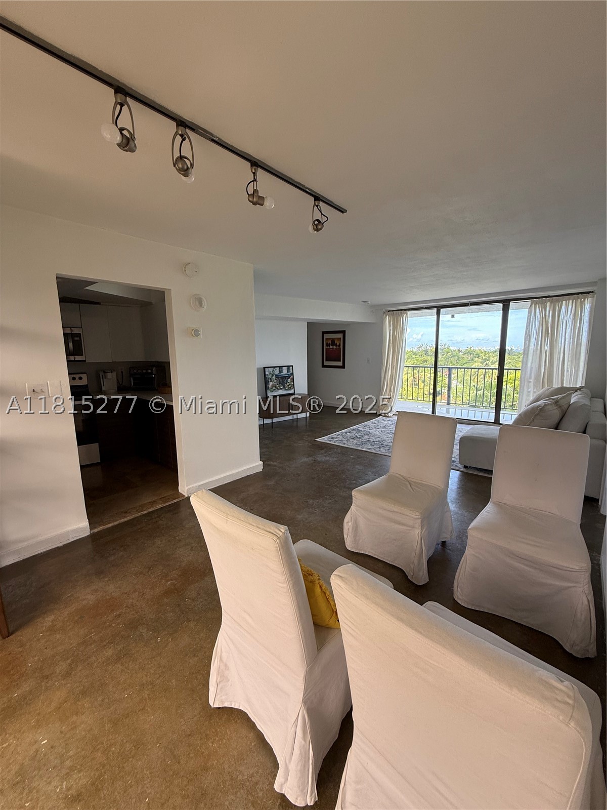 THE FLATS AT MORNINGSIDE - Residential