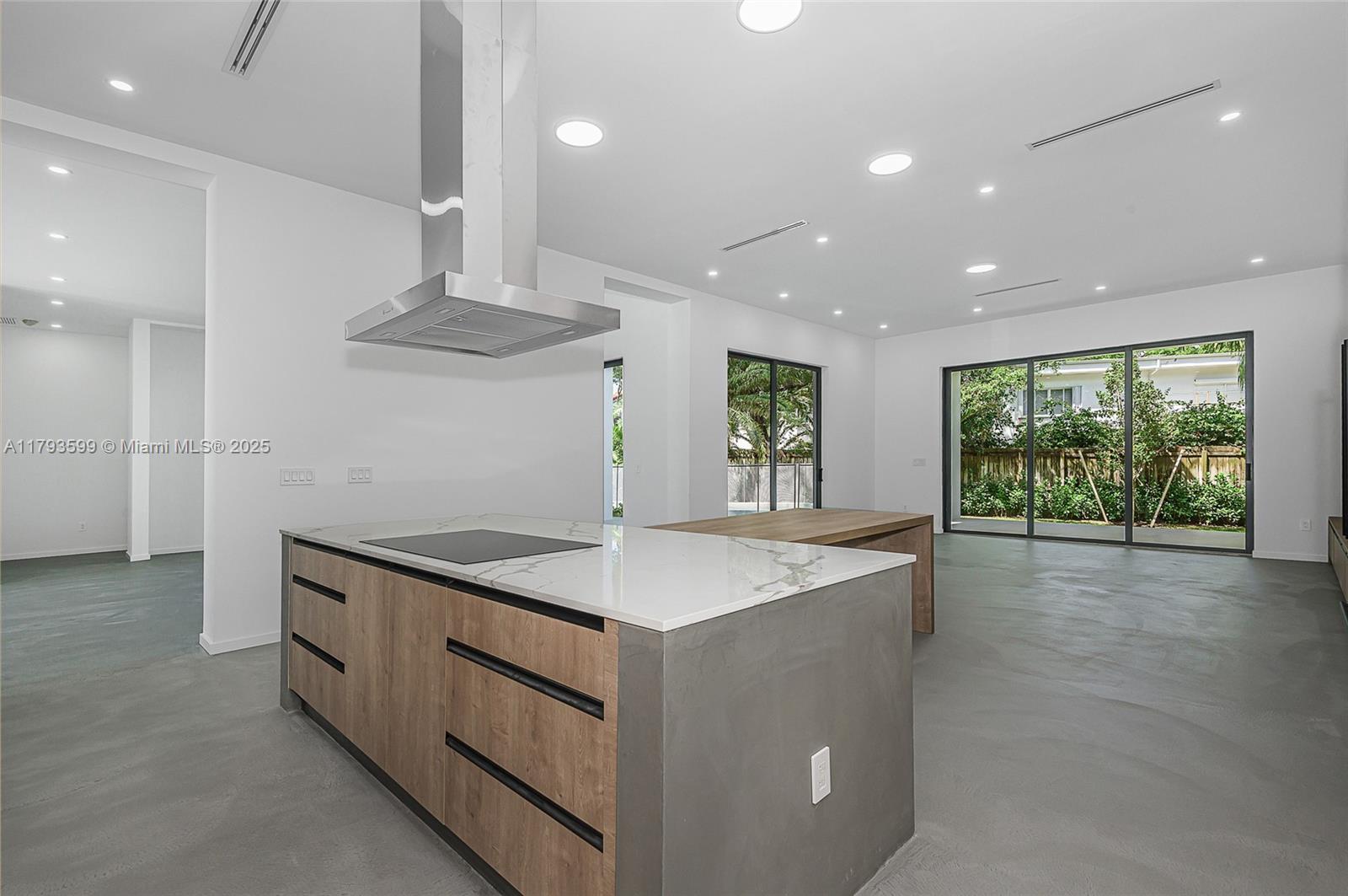 SILVER BLUFF - Residential