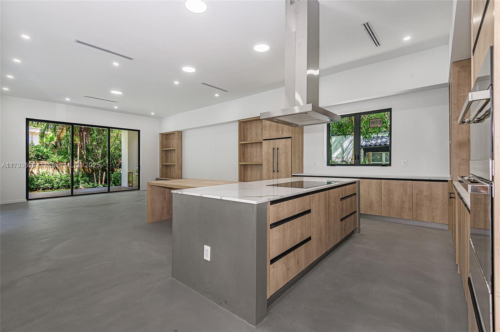 SILVER BLUFF - Residential