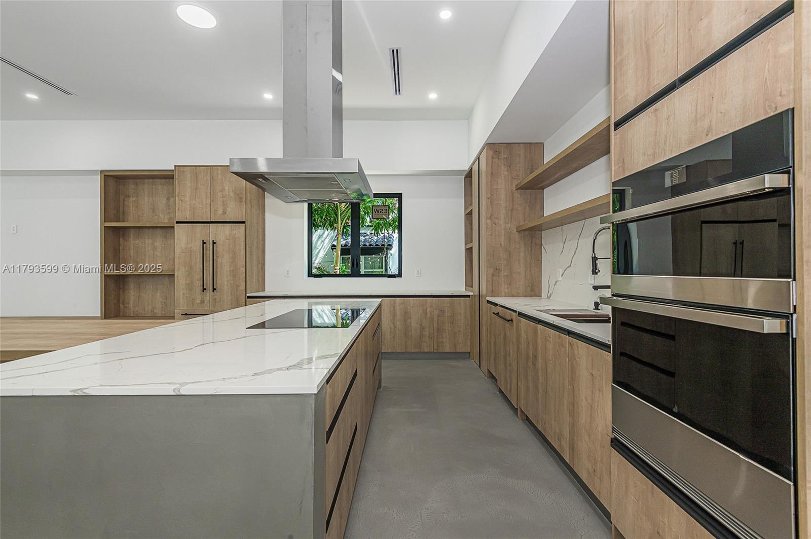 SILVER BLUFF - Residential