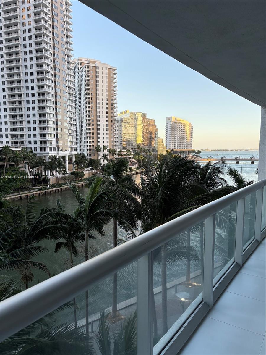 ICONBRICKELL CONDO NO 1 - Residential Lease