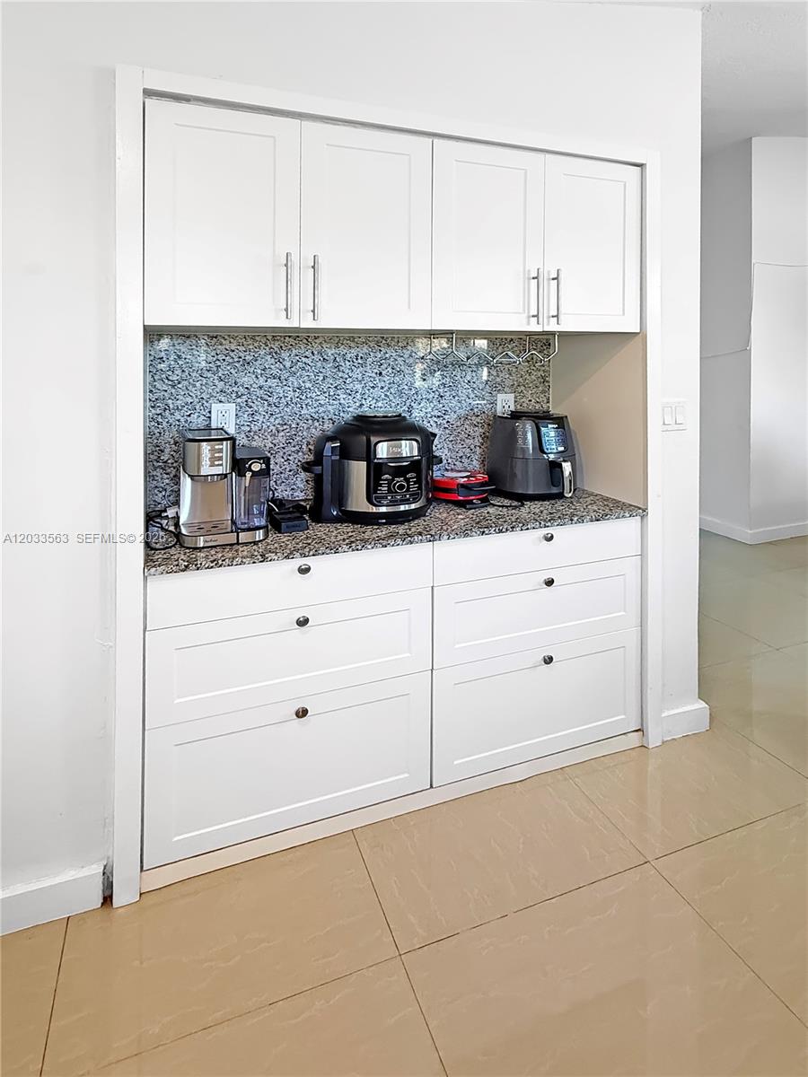 MONTEREY AT MALIBU BAY CO - Residential Lease