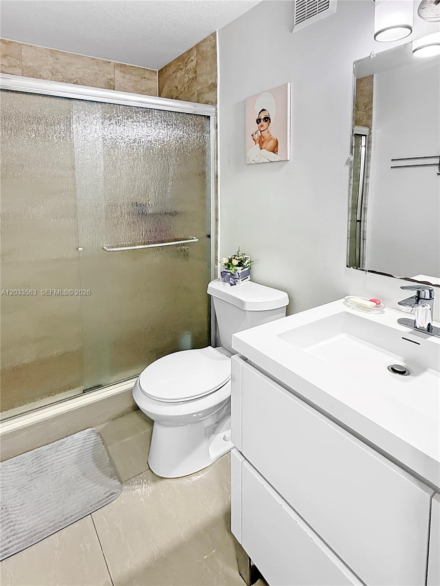 MONTEREY AT MALIBU BAY CO - Residential Lease
