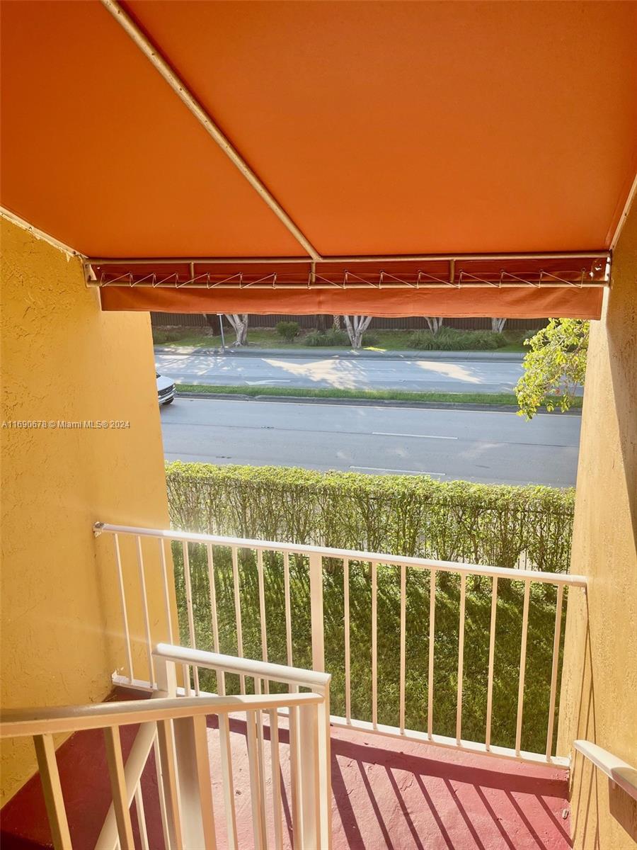 THE COURTS AT KENDALL CON - Residential Lease