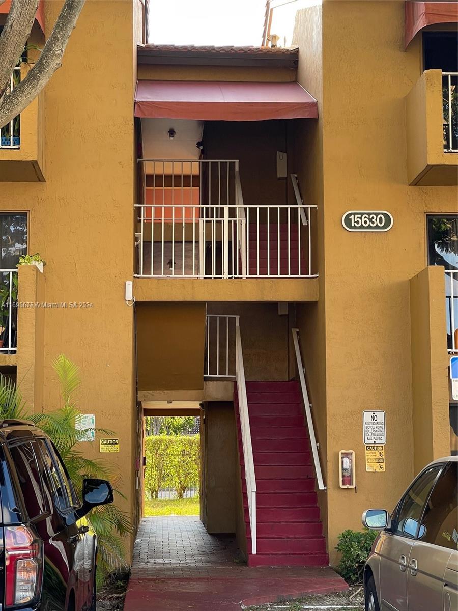 THE COURTS AT KENDALL CON - Residential Lease