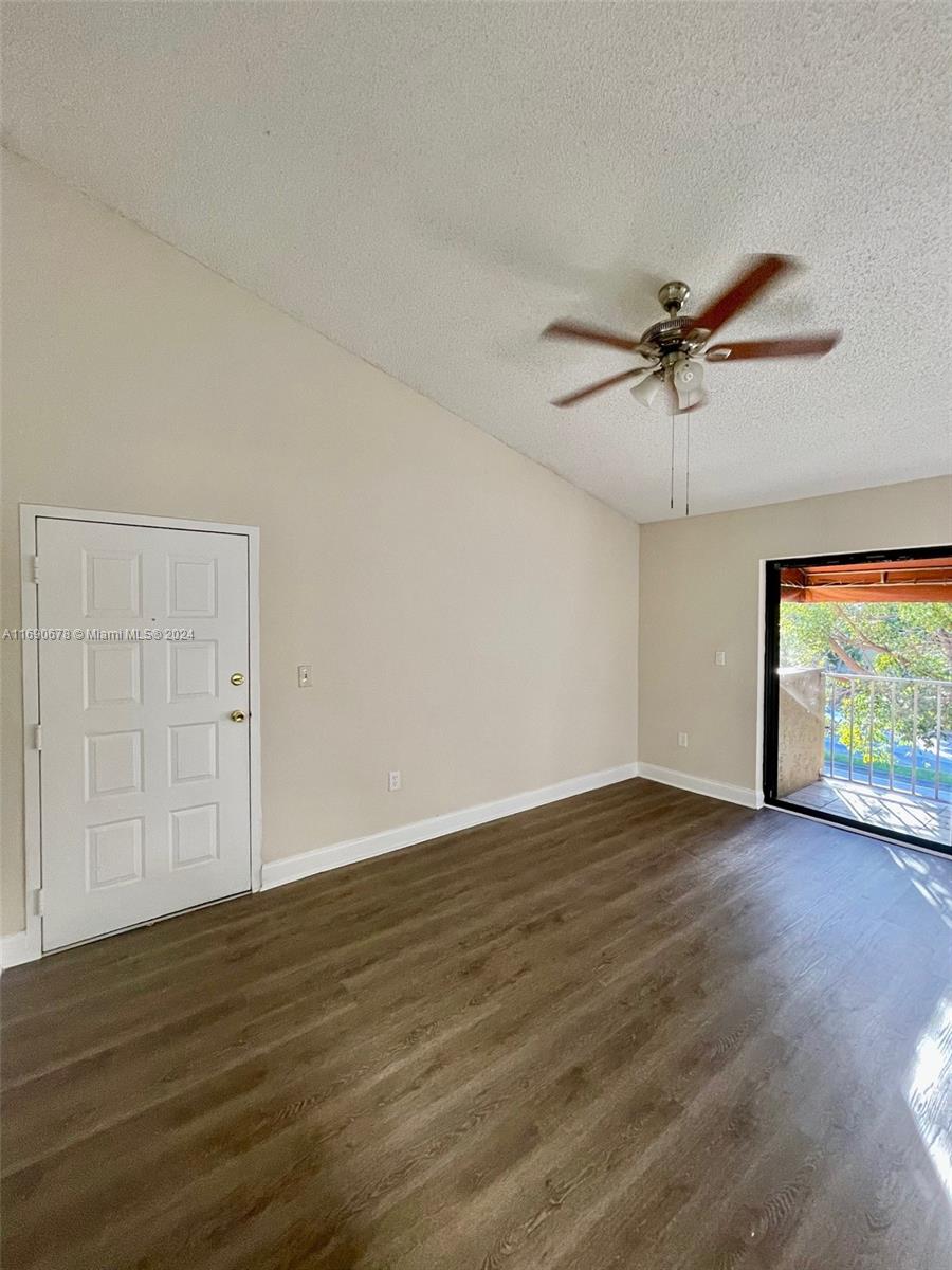 THE COURTS AT KENDALL CON - Residential Lease