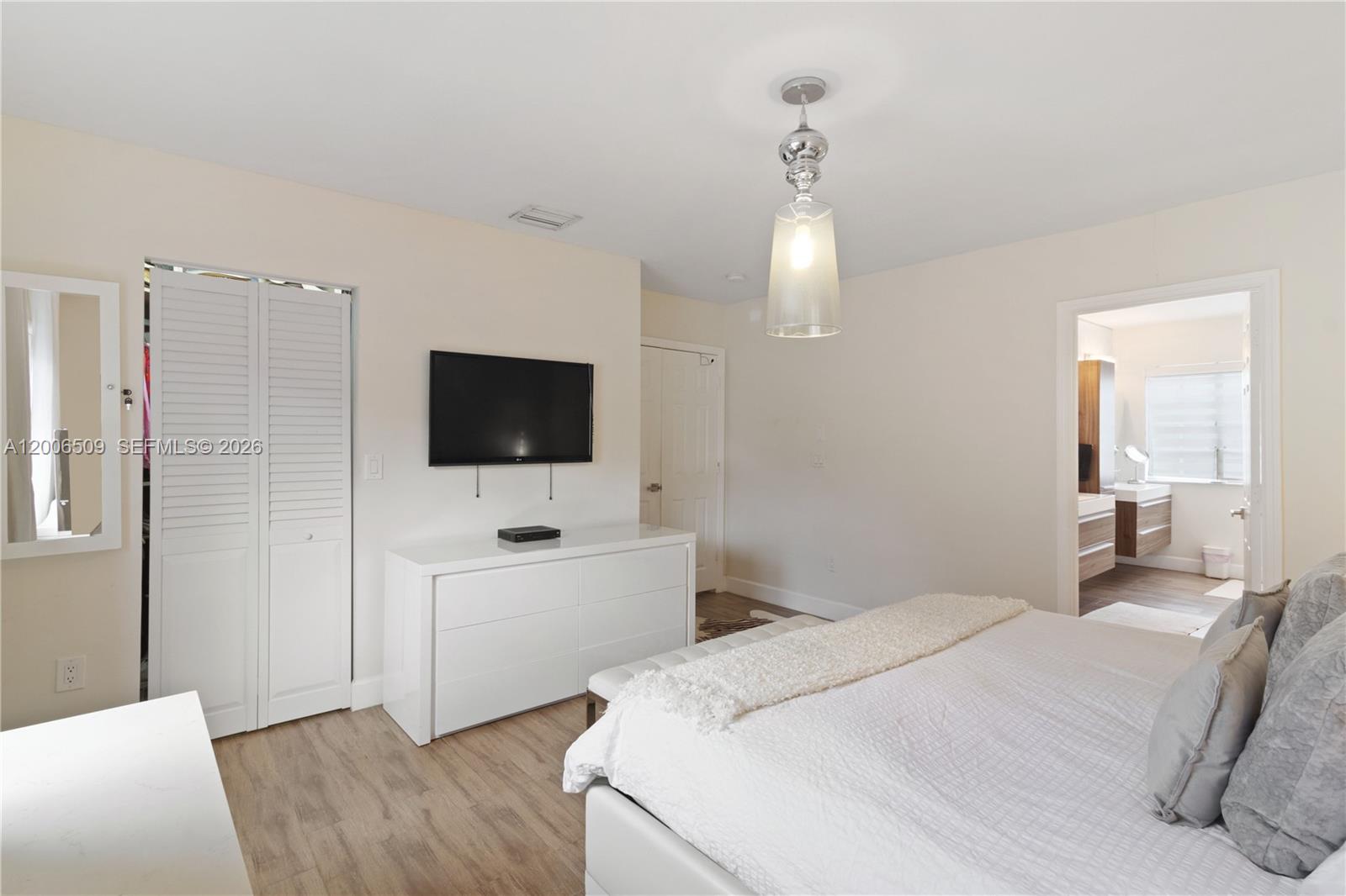 DORAL RESERVE - Residential