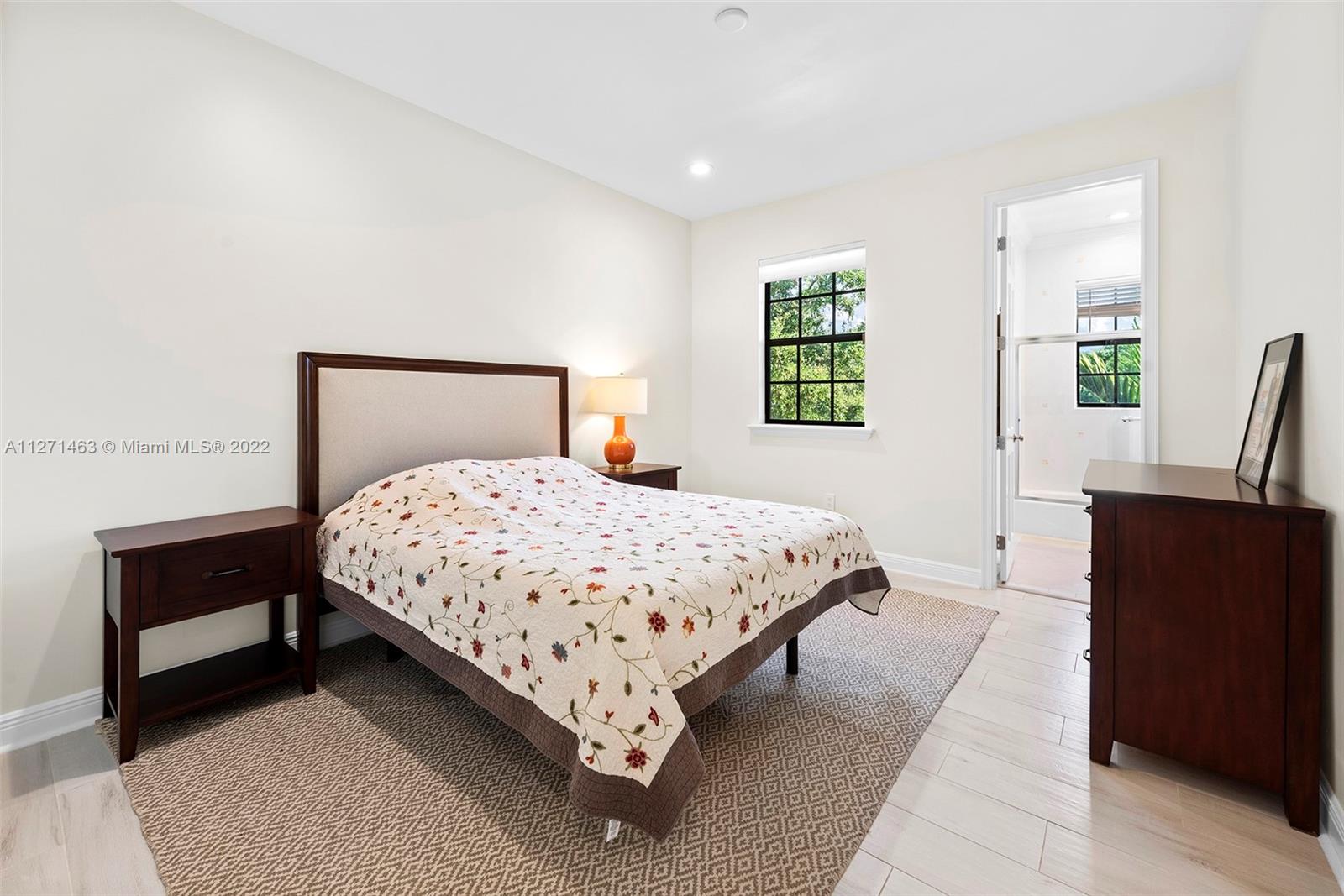 BAY HARBOR ISLAND - Residential