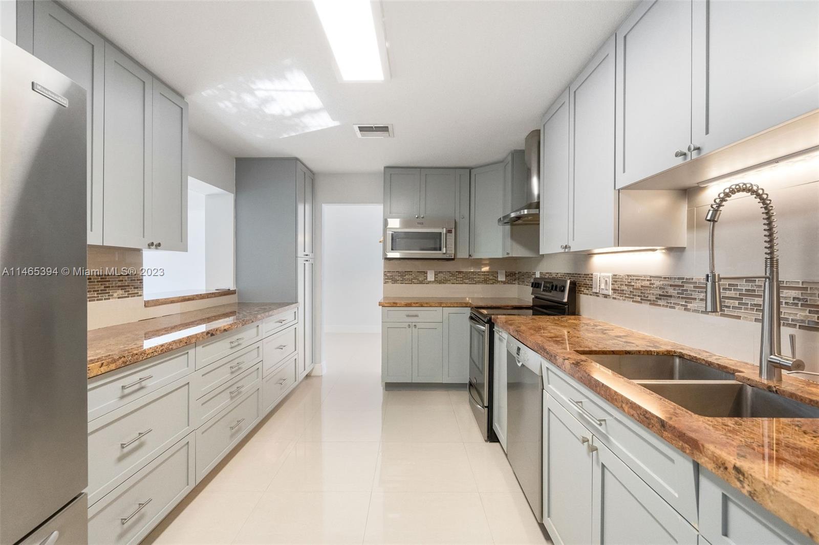 MAINLANDS OF TAMARAC LAKE - Residential Lease