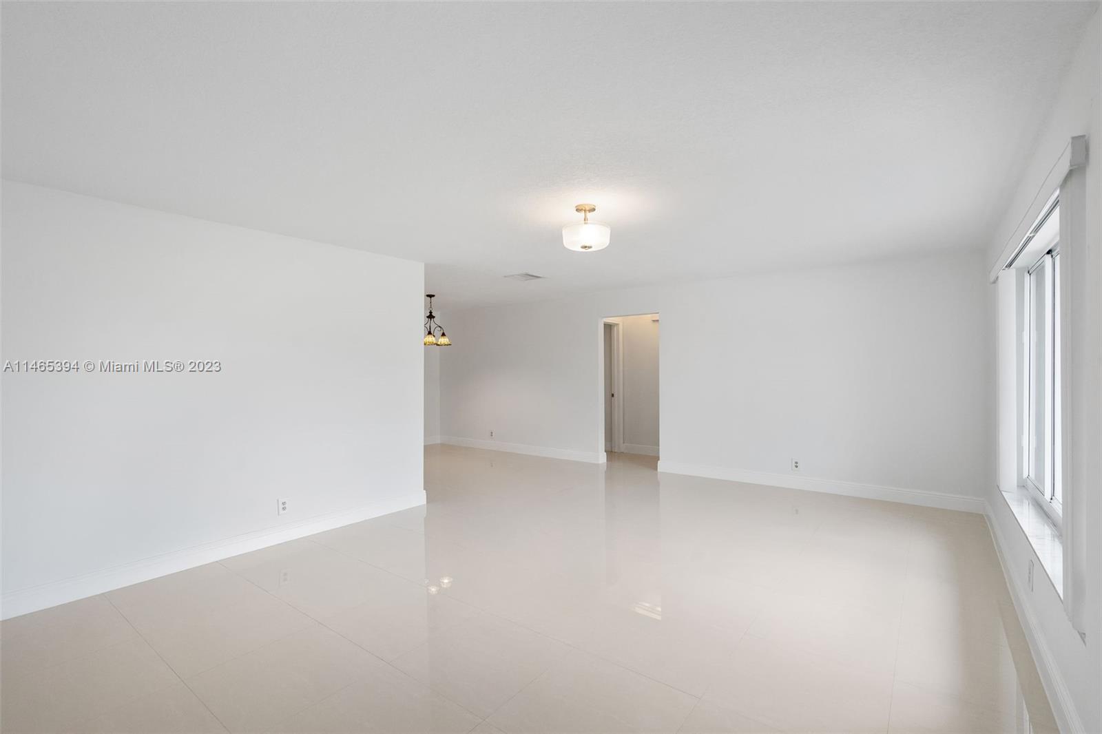 MAINLANDS OF TAMARAC LAKE - Residential Lease