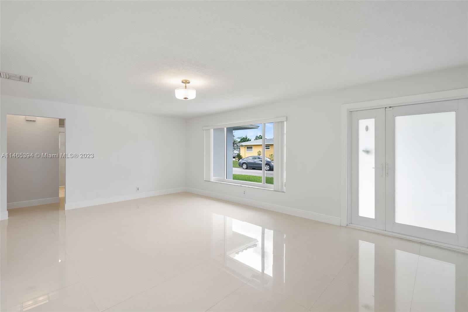 MAINLANDS OF TAMARAC LAKE - Residential Lease