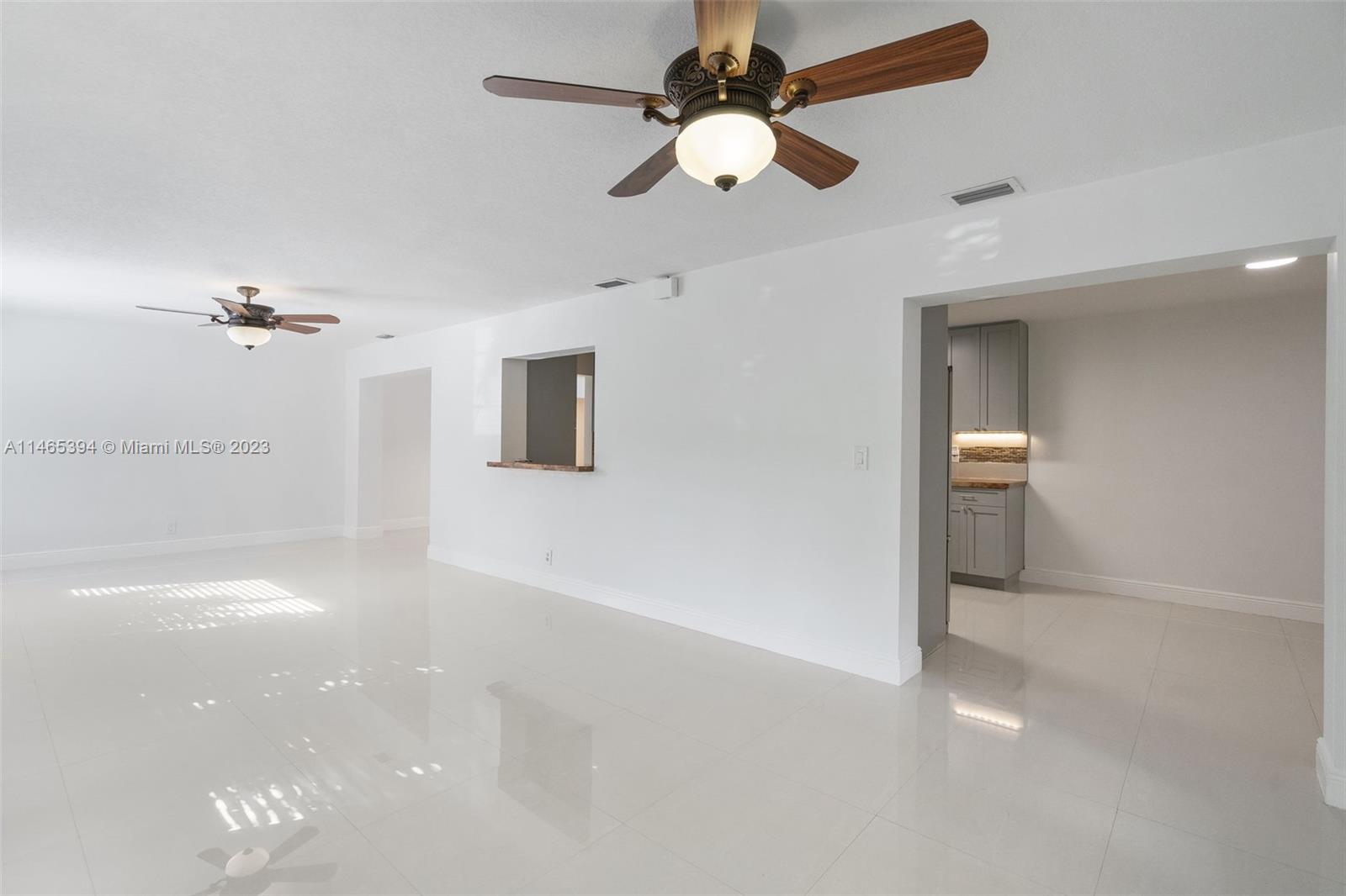 MAINLANDS OF TAMARAC LAKE - Residential Lease