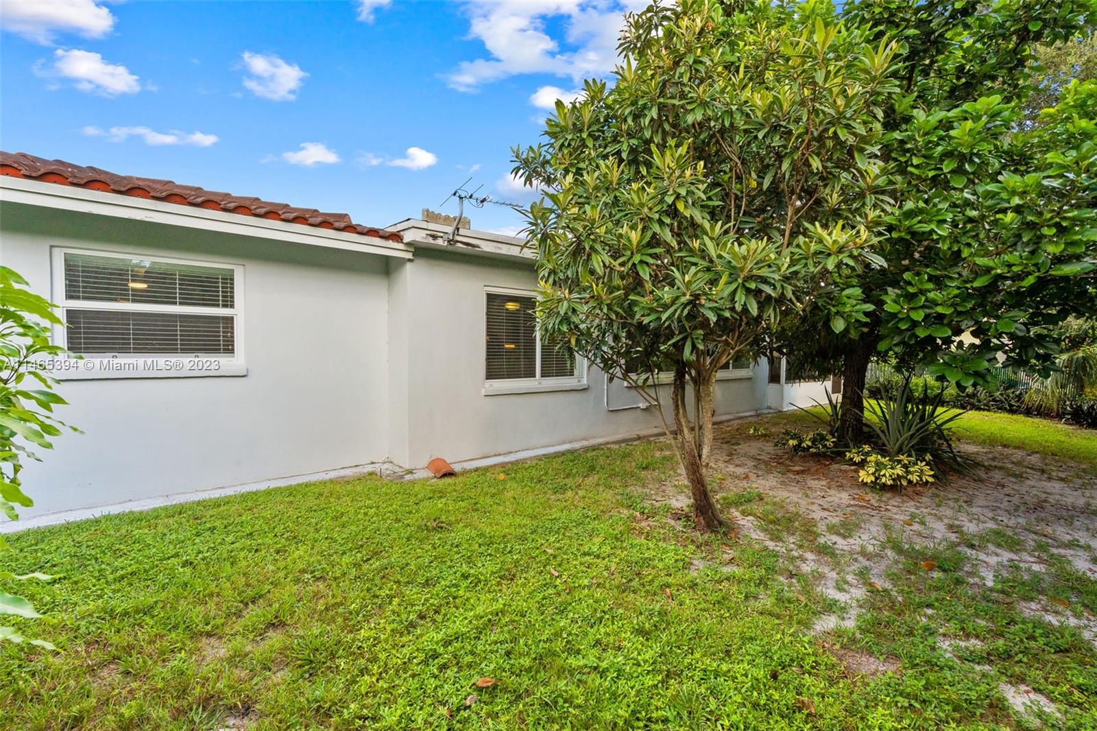 MAINLANDS OF TAMARAC LAKE - Residential Lease