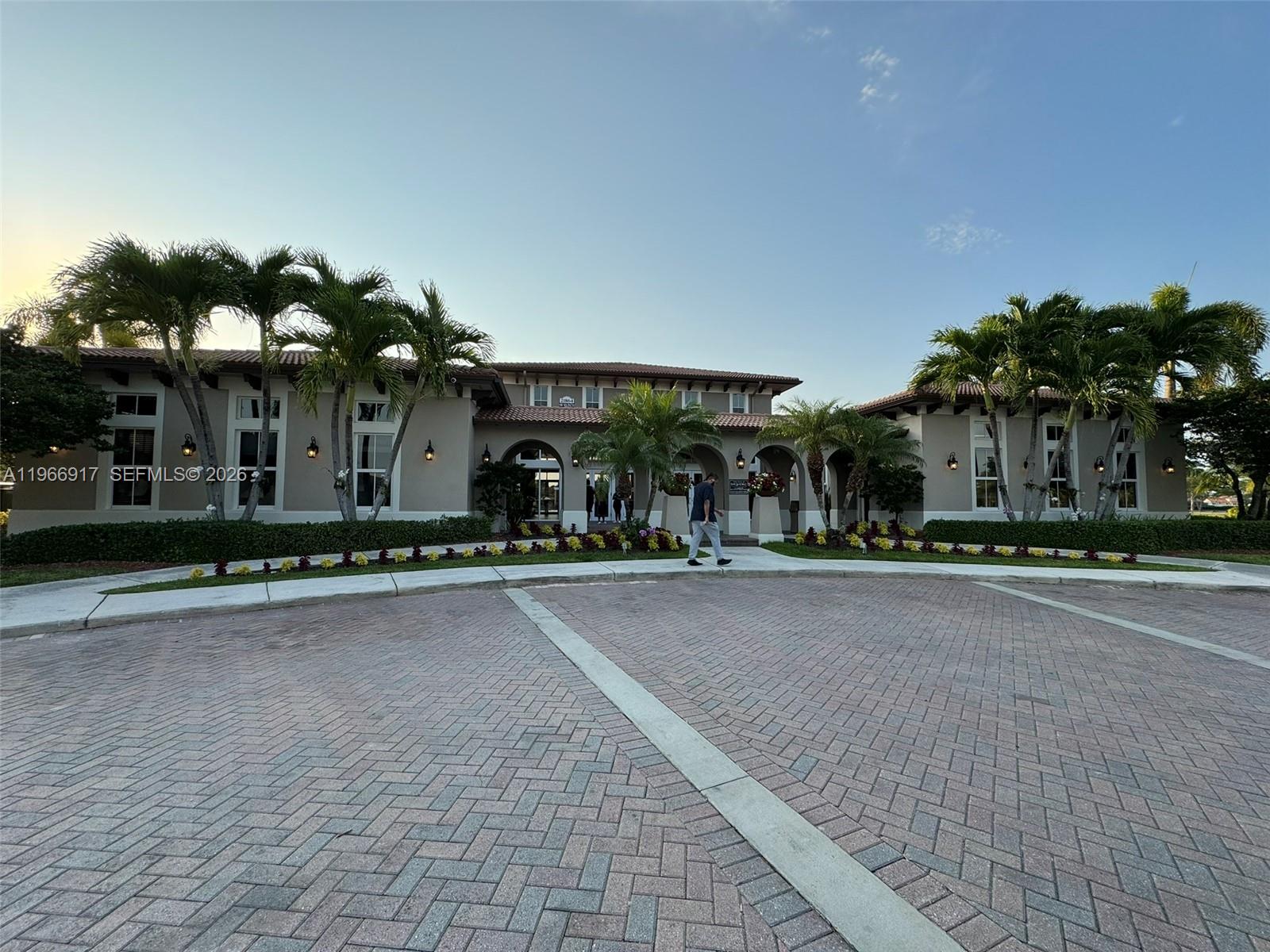 THE SHORES CONDO NO 1 - Residential
