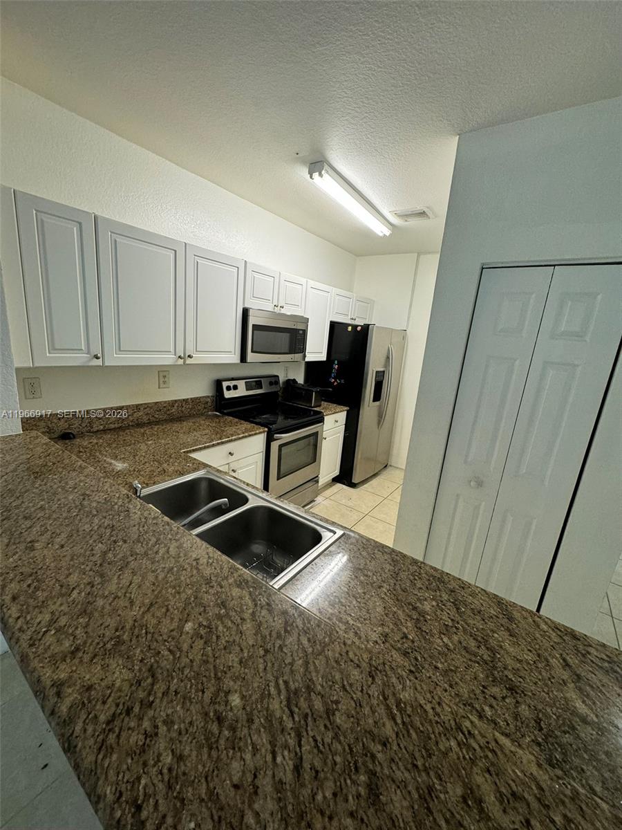 THE SHORES CONDO NO 1 - Residential