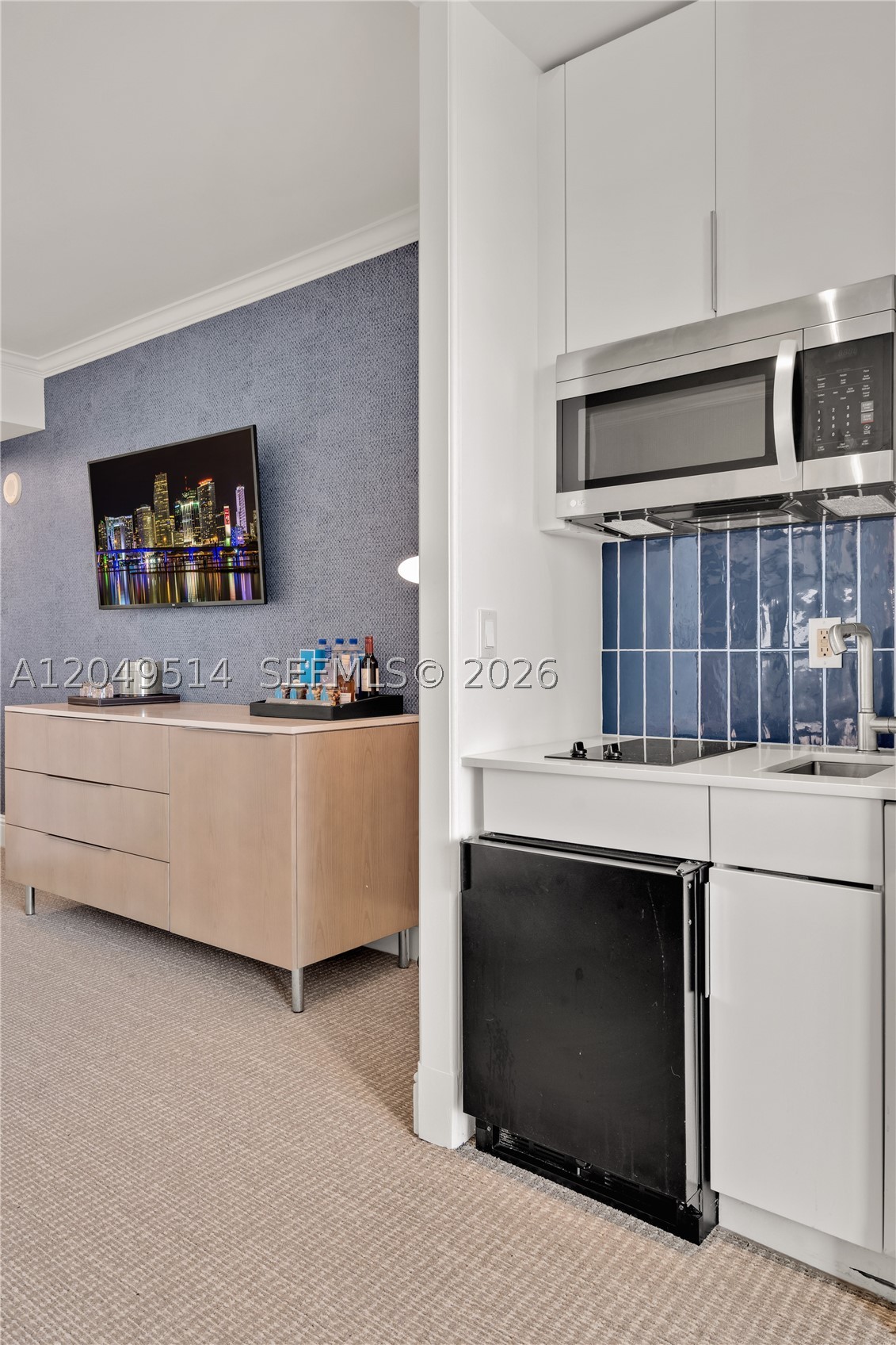 FONTAINEBLEAU II CONDO - Residential Lease