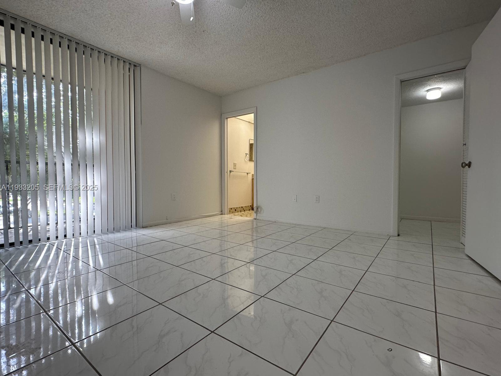 HORIZONS WEST CONDO #2 - Residential
