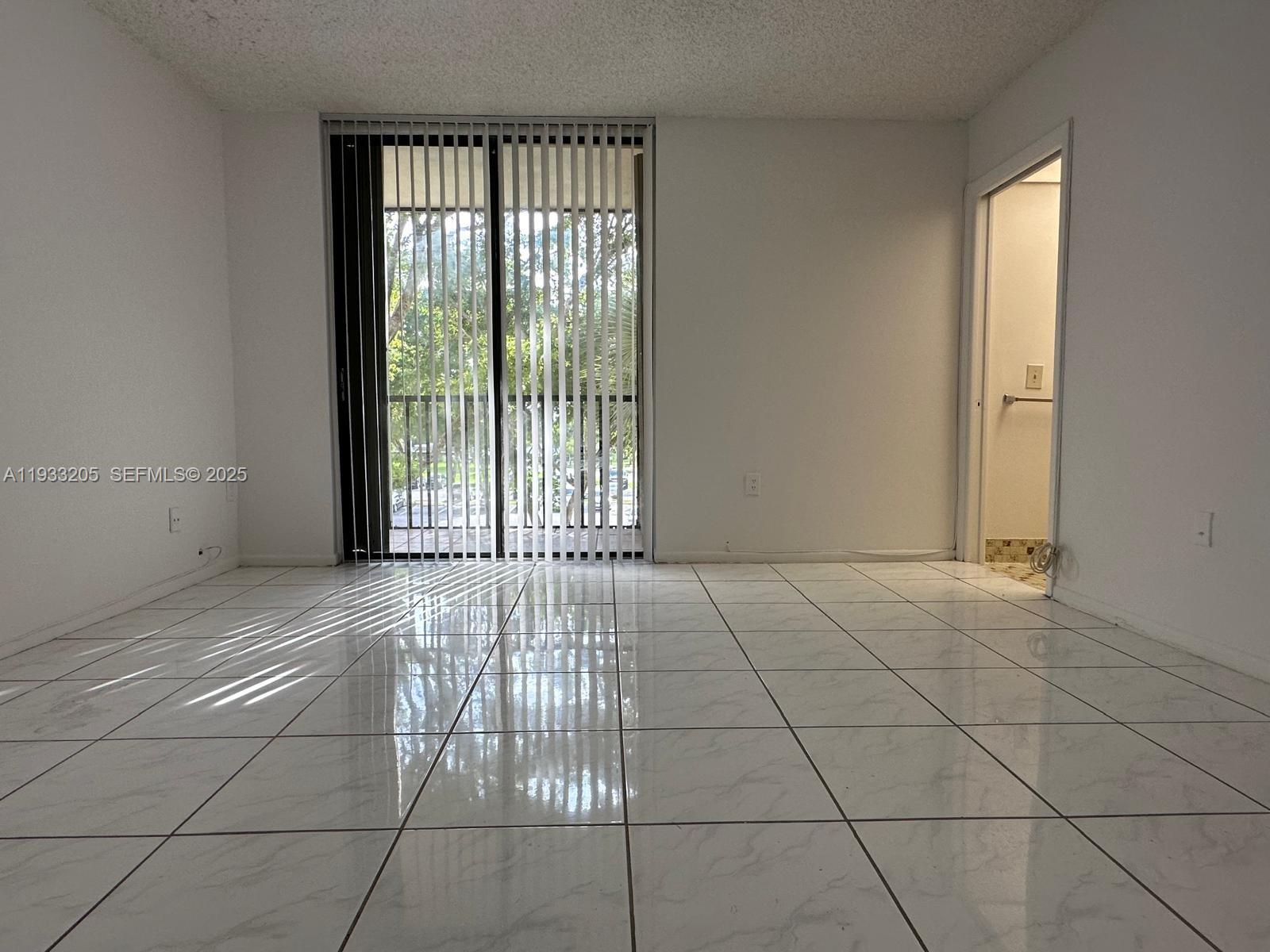 HORIZONS WEST CONDO #2 - Residential