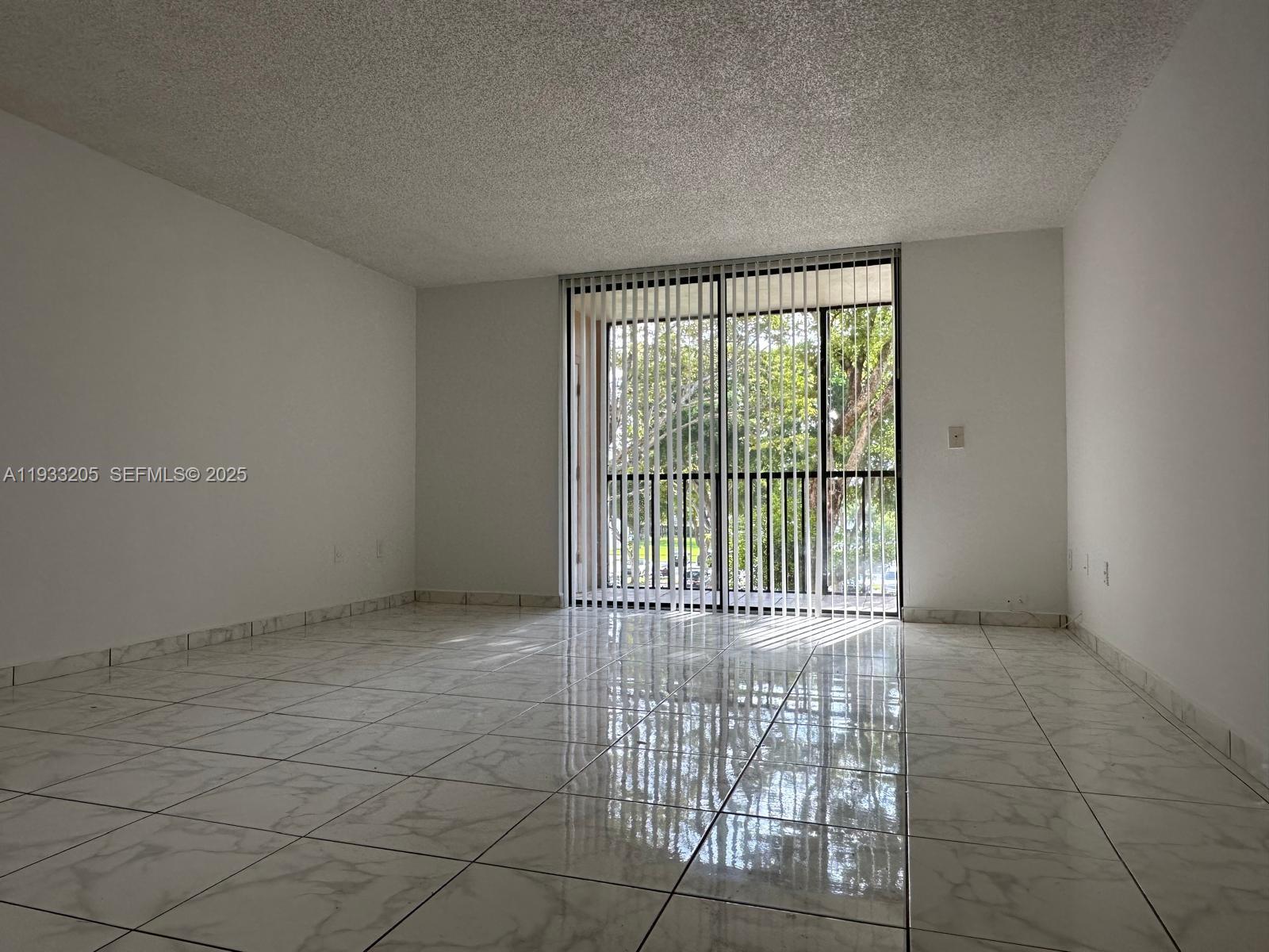 HORIZONS WEST CONDO #2 - Residential