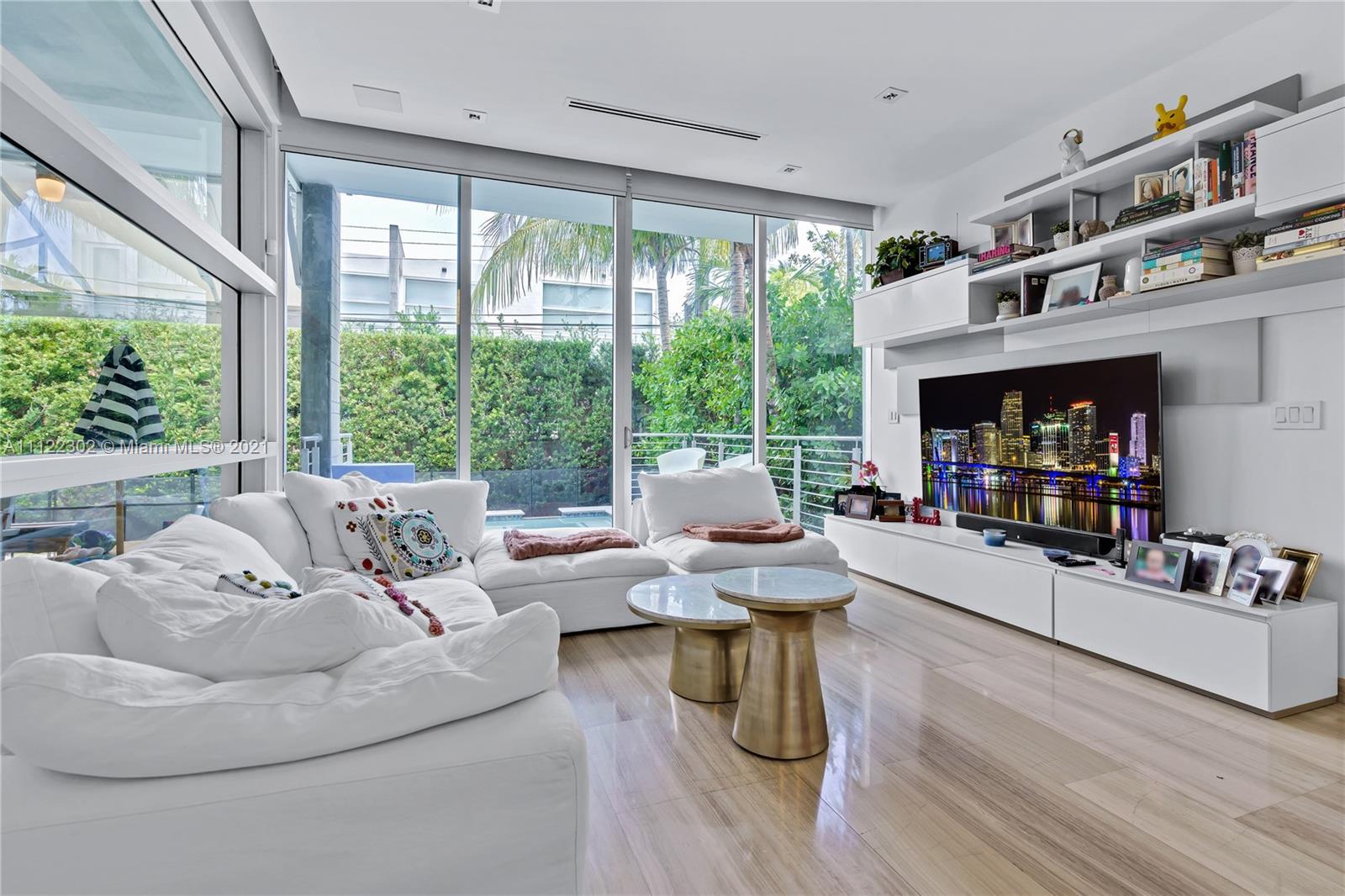 TROPICAL ISLE HOMES SUB 4 - Residential