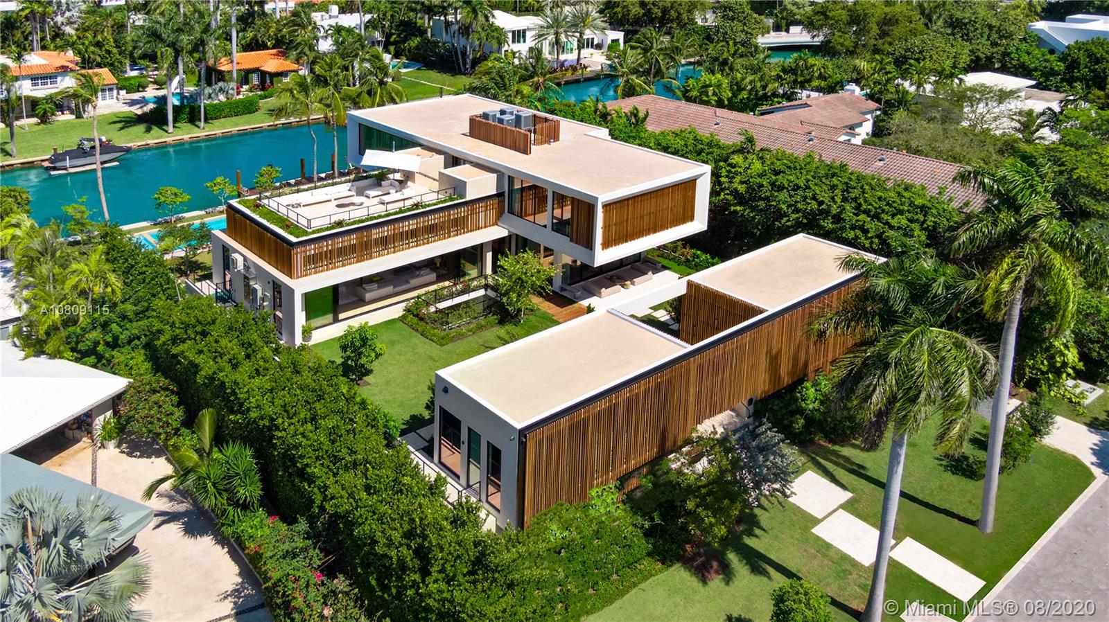 SUNSET ISLANDS-ISLAND NO - Residential