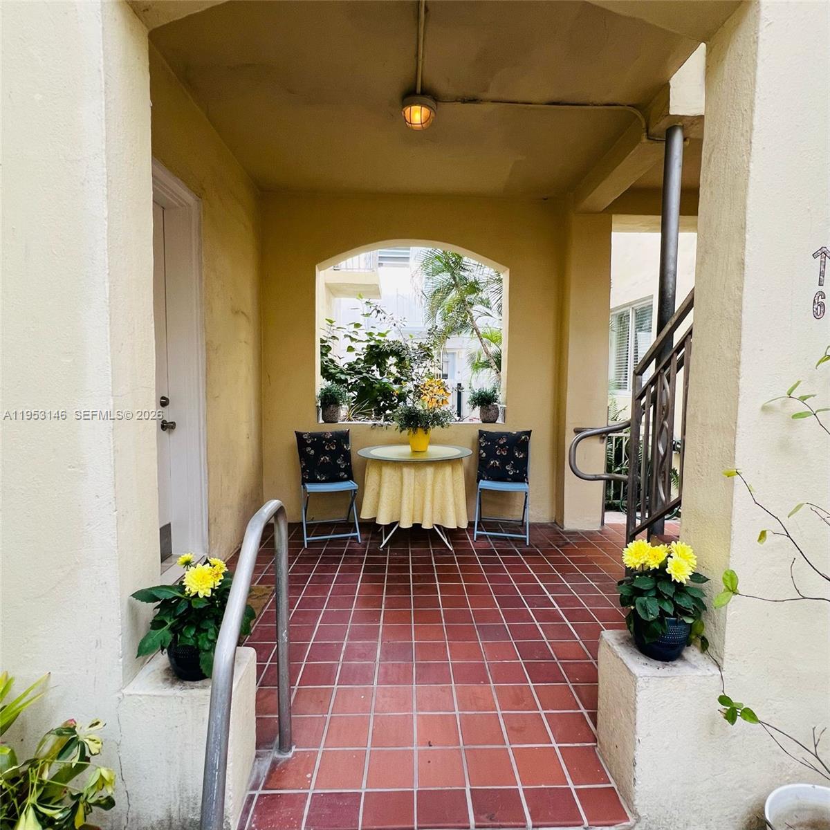 VILLA GATSBY CONDO - Residential