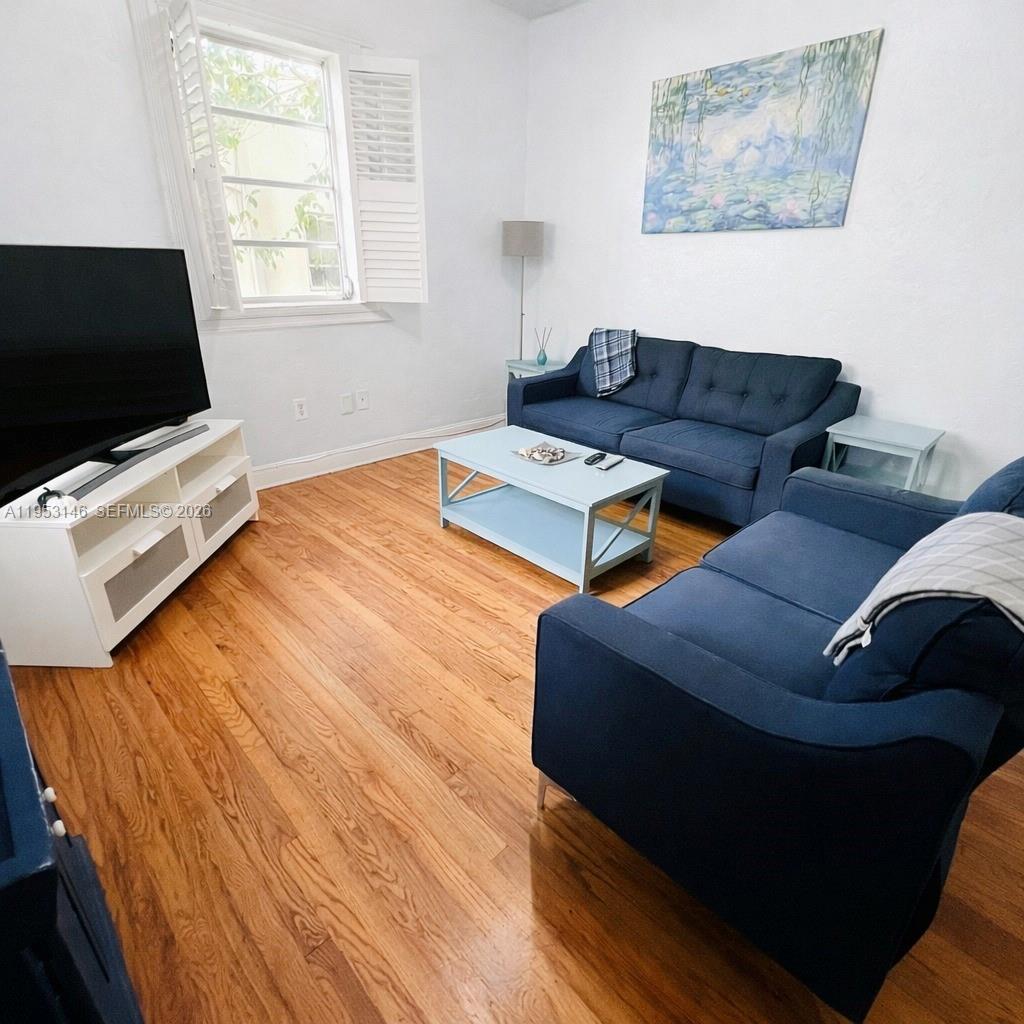 VILLA GATSBY CONDO - Residential